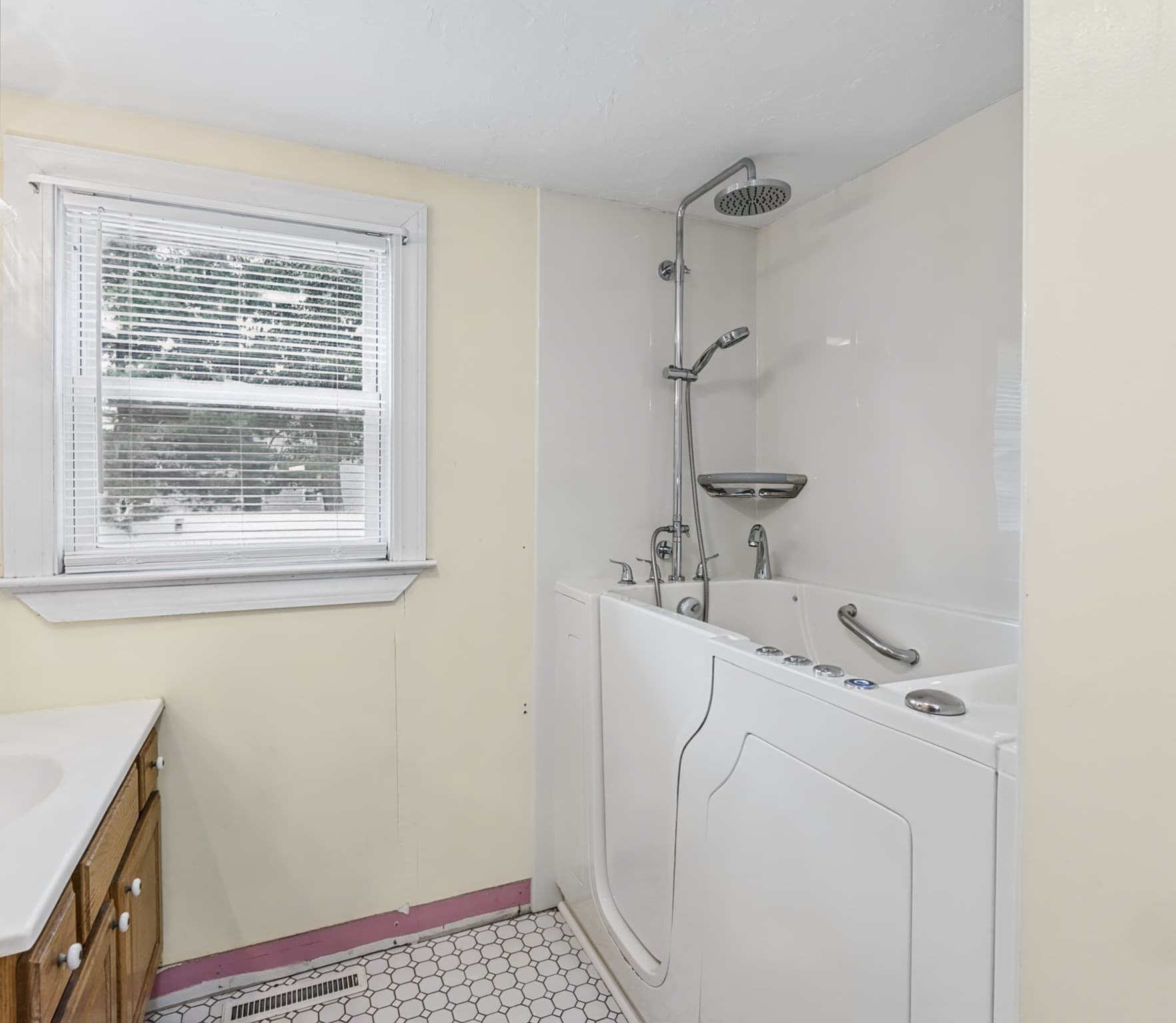Single Family Residence at 4 Amos St, Tewksbury MA 01876, Tewksbury, photo 12 of 42
