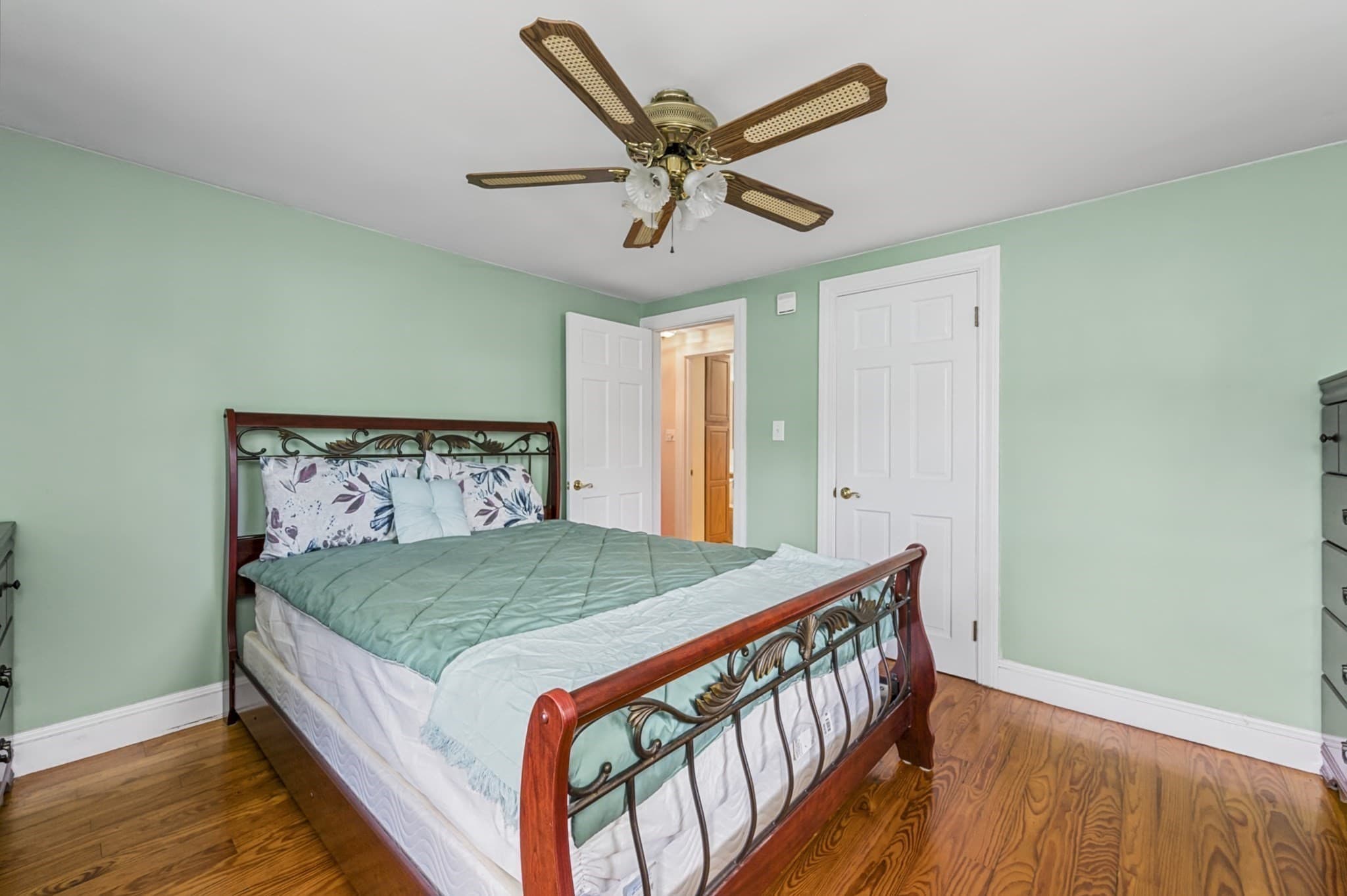 Single Family Residence at 4 Amos St, Tewksbury MA 01876, Tewksbury, photo 14 of 42