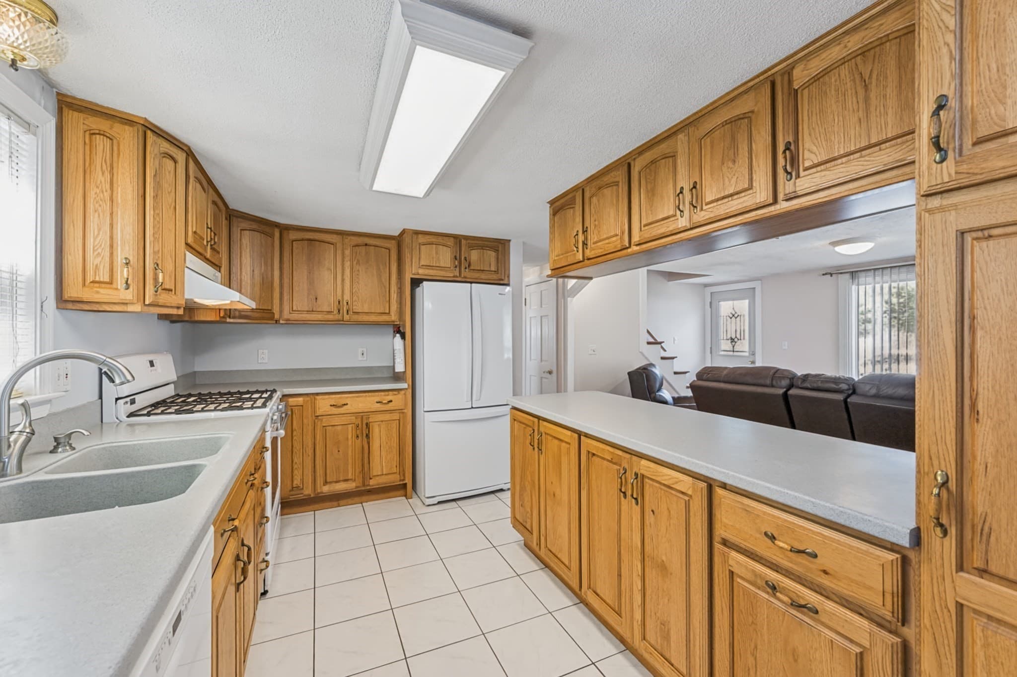 Single Family Residence at 4 Amos St, Tewksbury MA 01876, Tewksbury, photo 8 of 42