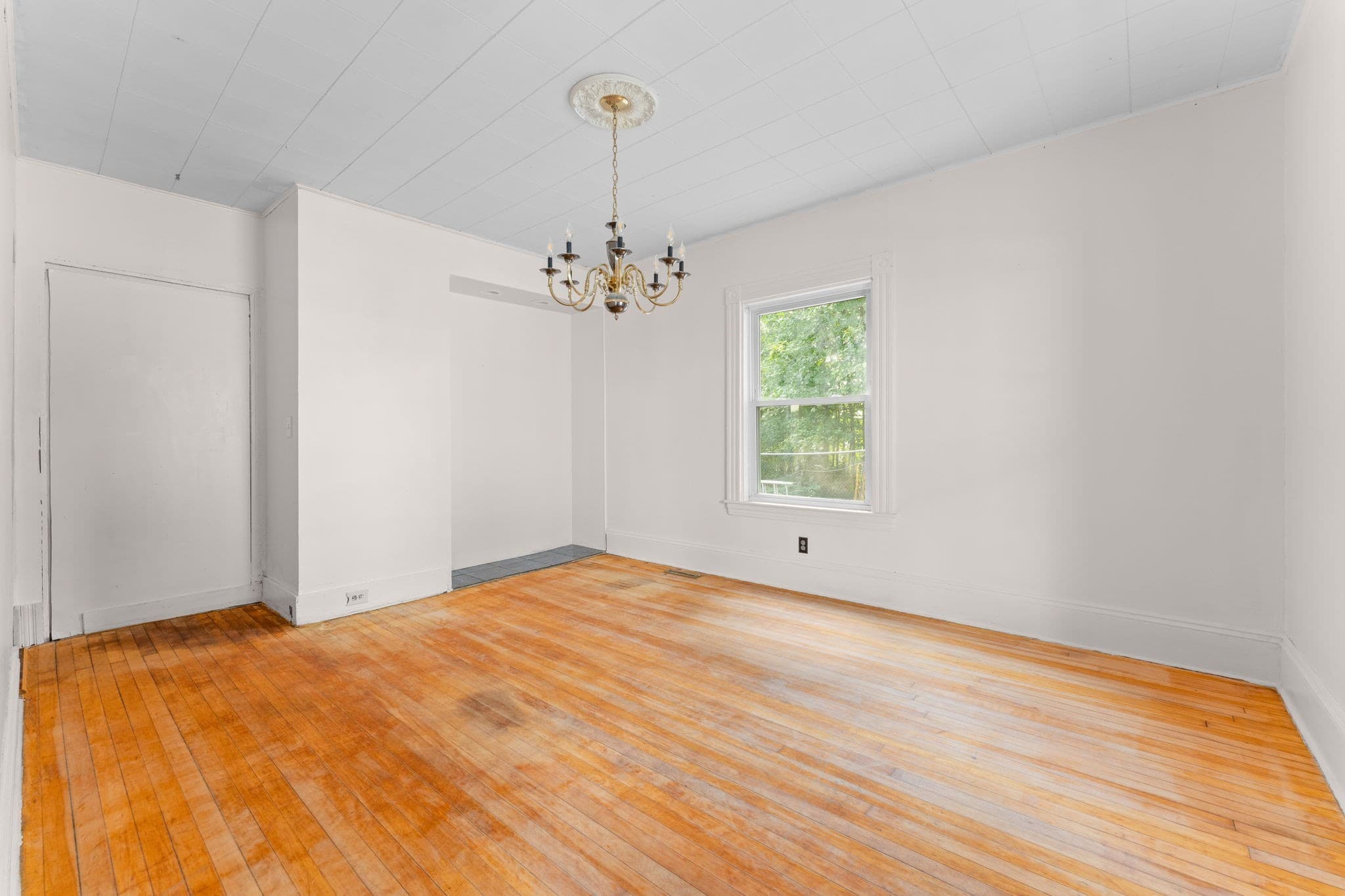 Single Family Residence at 3 Huntington Pl, Brockton MA 02301, Brockton, photo 8 of 31