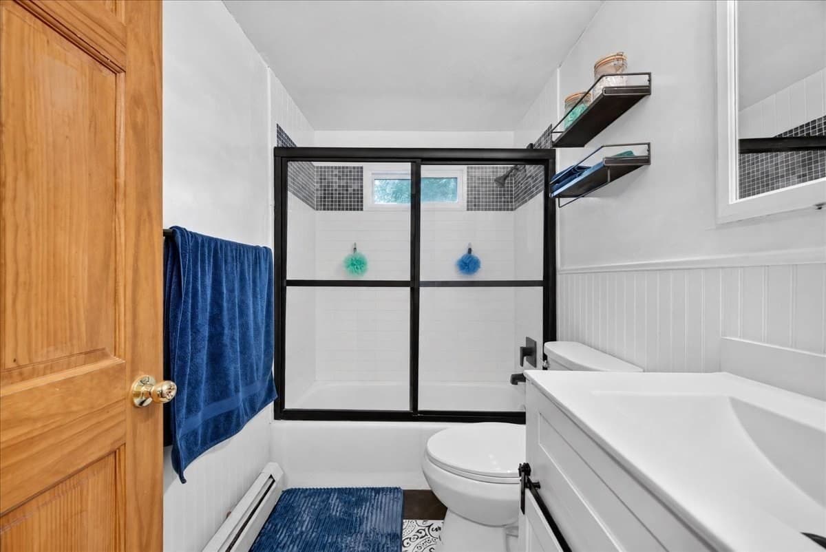 Single Family Residence at 29 Beeden Rd, Westport MA 02790, photo 17 of 42