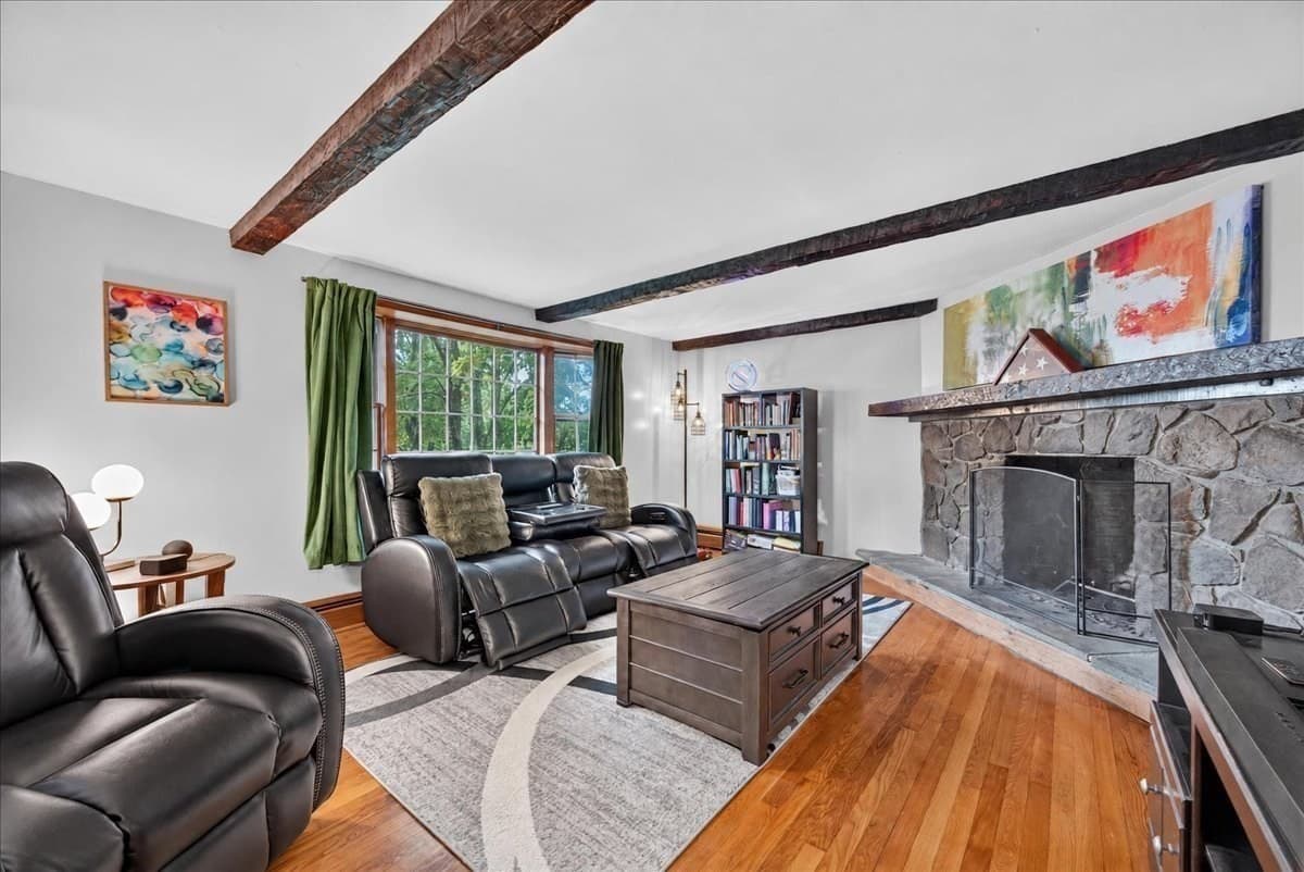 Single Family Residence at 29 Beeden Rd, Westport MA 02790, photo 3 of 42