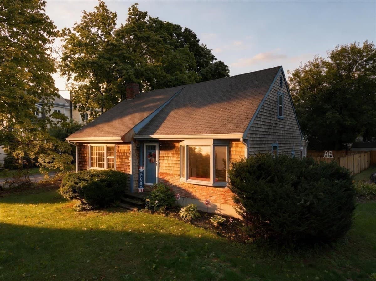 Single Family Residence at 29 Beeden Rd, Westport MA 02790, photo 14 of 42