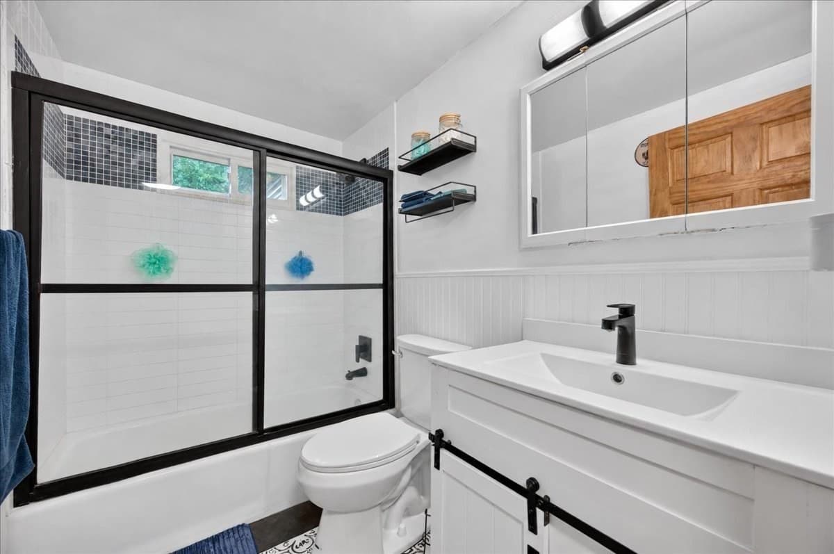 Single Family Residence at 29 Beeden Rd, Westport MA 02790, photo 18 of 42