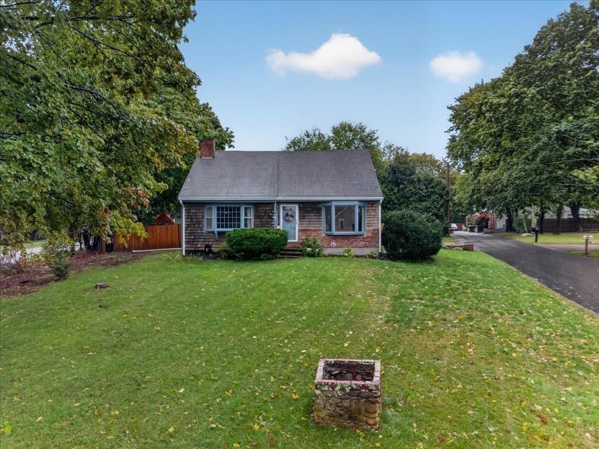 Single Family Residence at 29 Beeden Rd, Westport MA 02790, photo 15 of 42