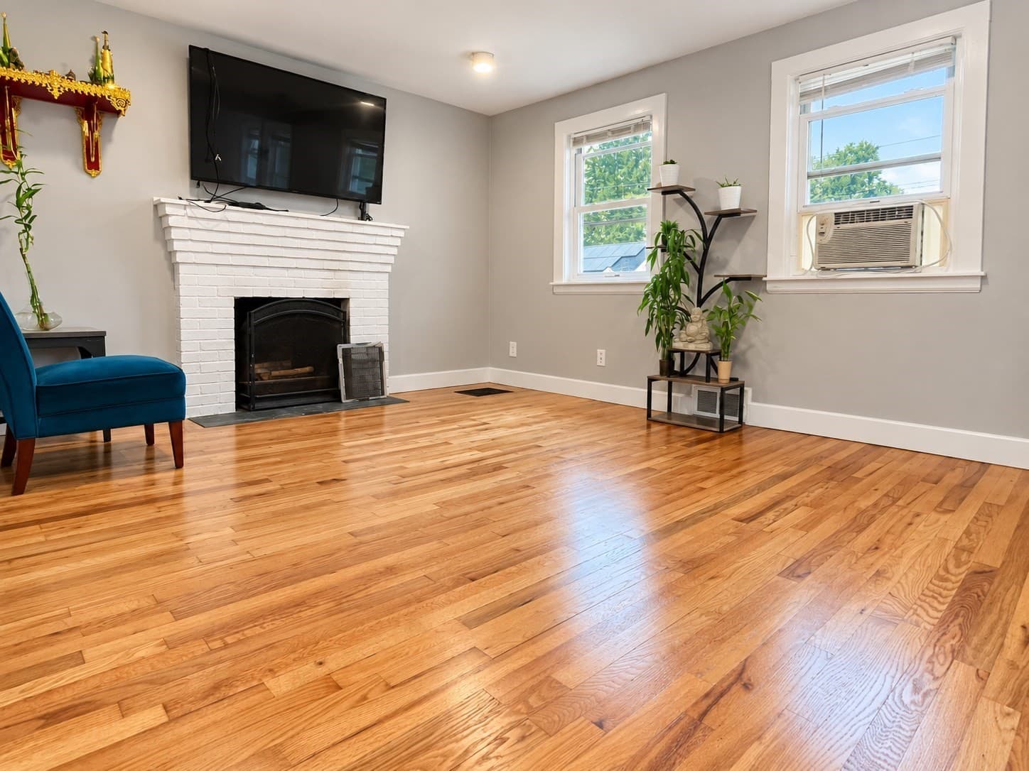 Single Family Residence at 30 Amesbury St, Worcester MA 01605, Worcester, photo 4 of 19