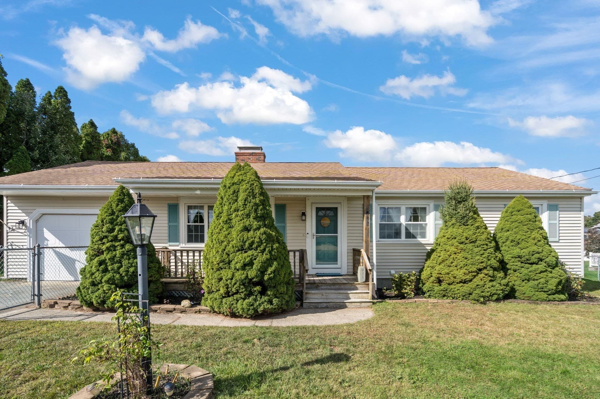 935 Allen St, Dartmouth MA 02747