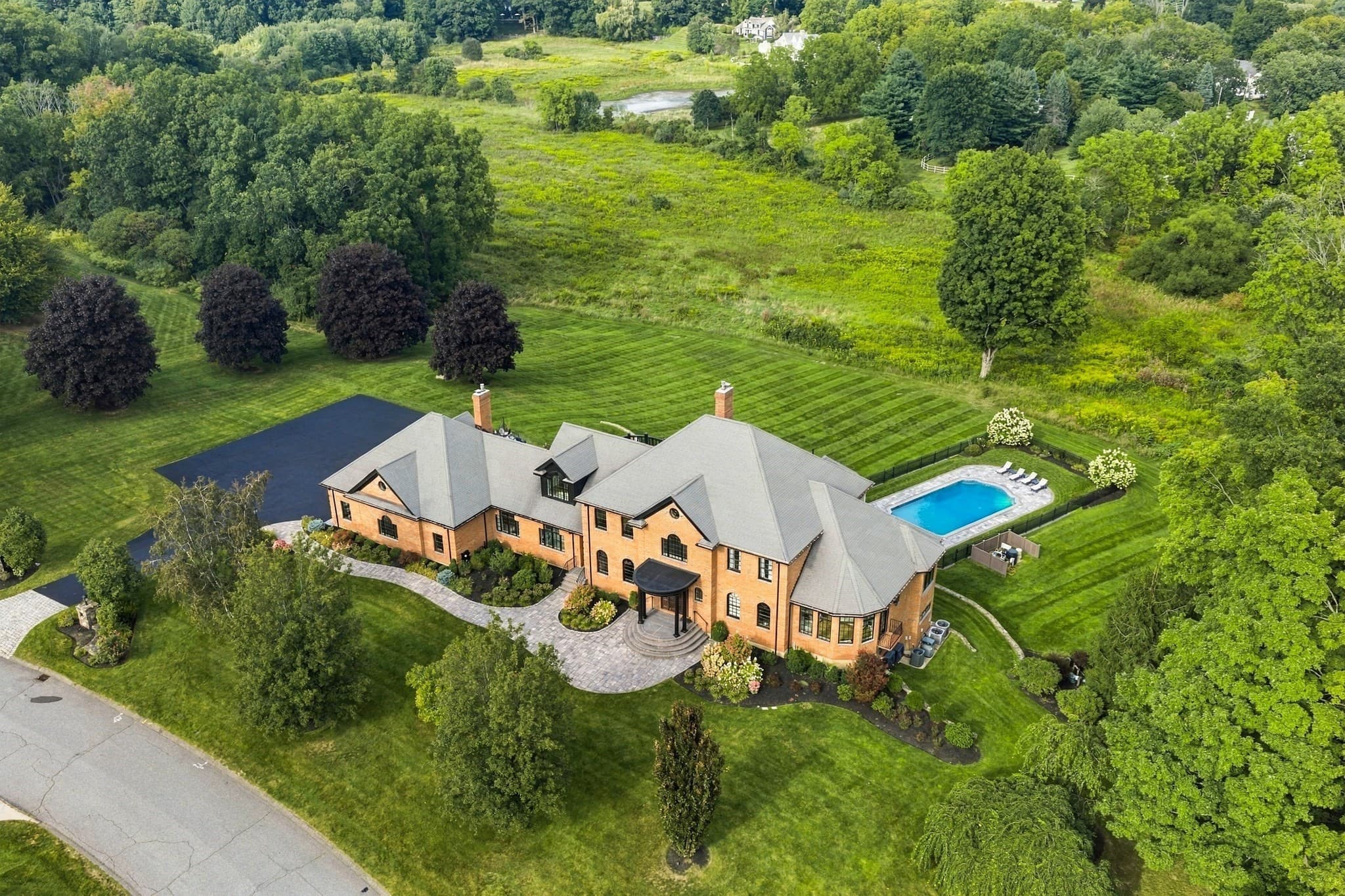 3 Wyndemere Dr, Southborough MA 01772