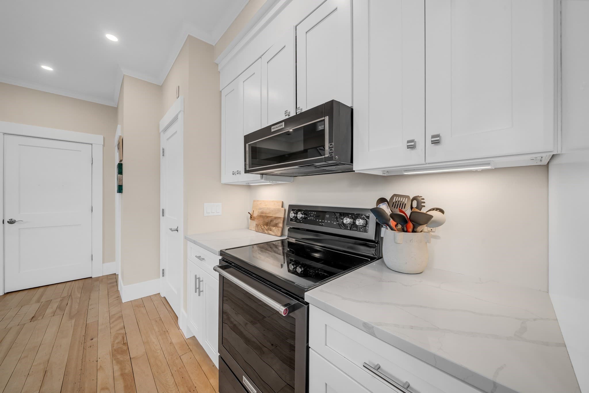 Condominium at 142 Main St # 4, Amesbury MA 01913, Amesbury, photo 9 of 41