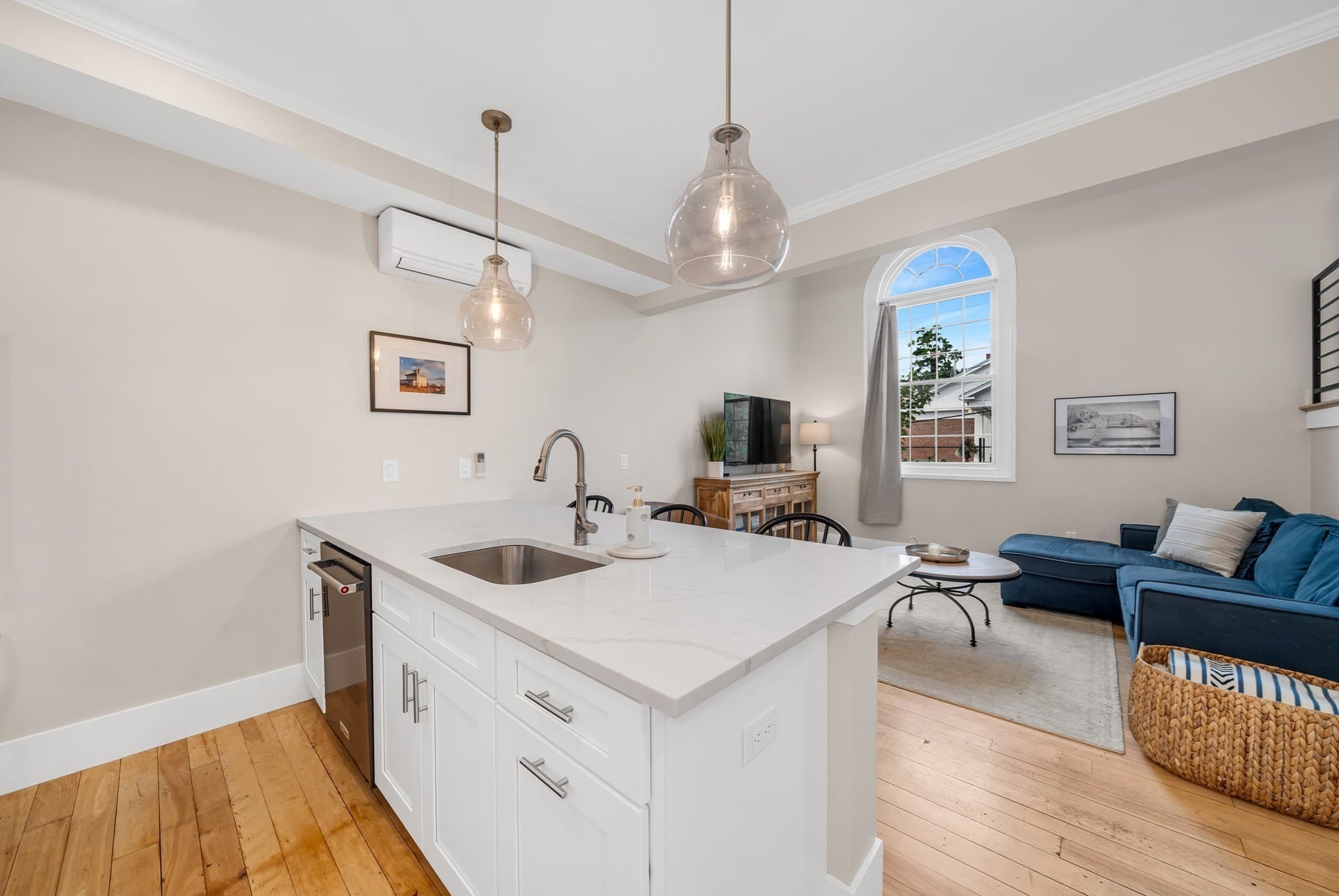 Condominium at 142 Main St # 4, Amesbury MA 01913, Amesbury, photo 4 of 41