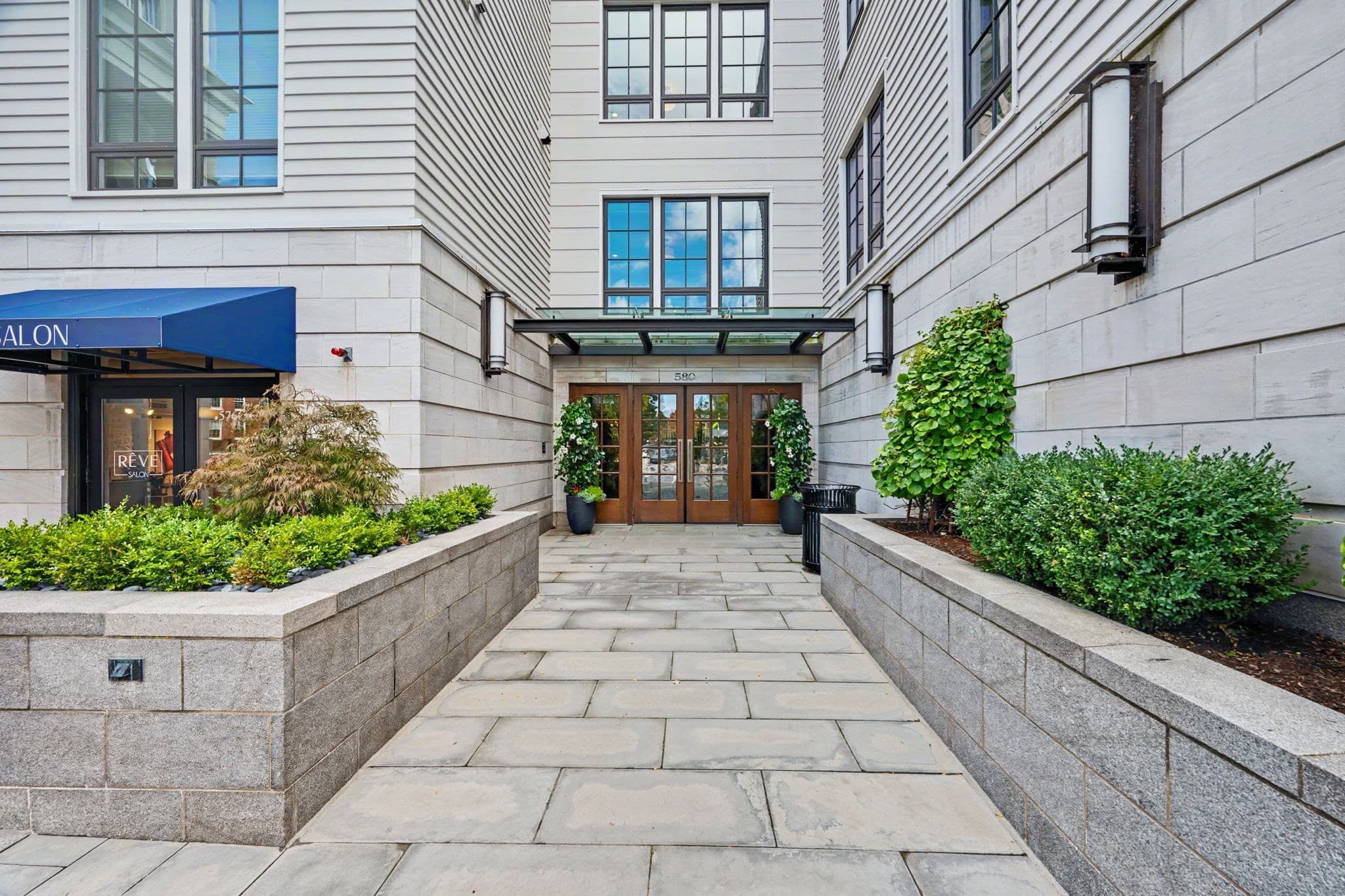 580 Washington St # 406, Wellesley MA 02482