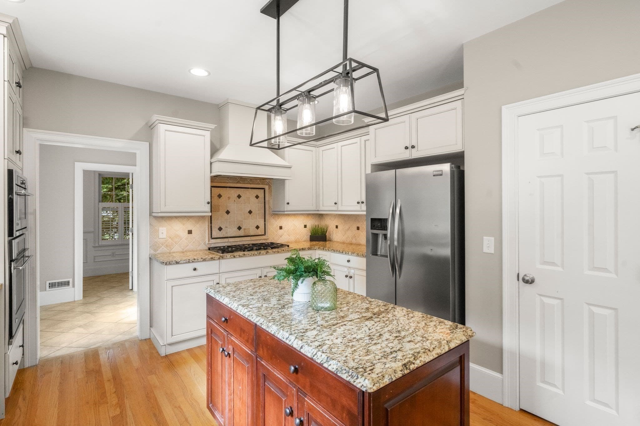 Single Family Residence at Eleven Tappan Wy, Lynnfield MA 01940, Lynnfield, photo 12 of 42