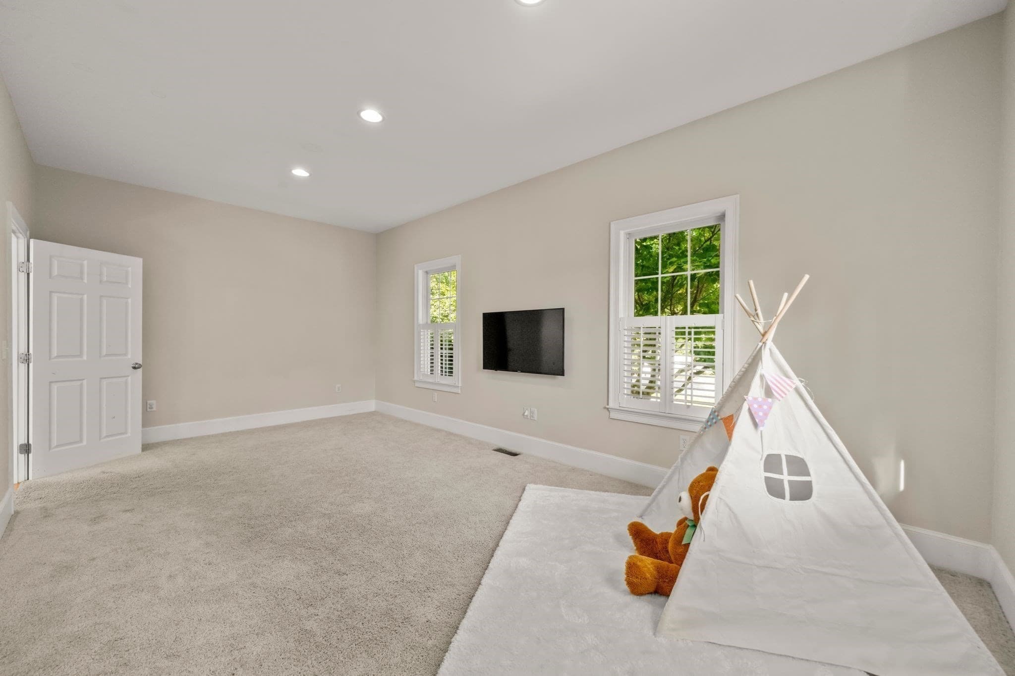 Single Family Residence at Eleven Tappan Wy, Lynnfield MA 01940, Lynnfield, photo 9 of 42