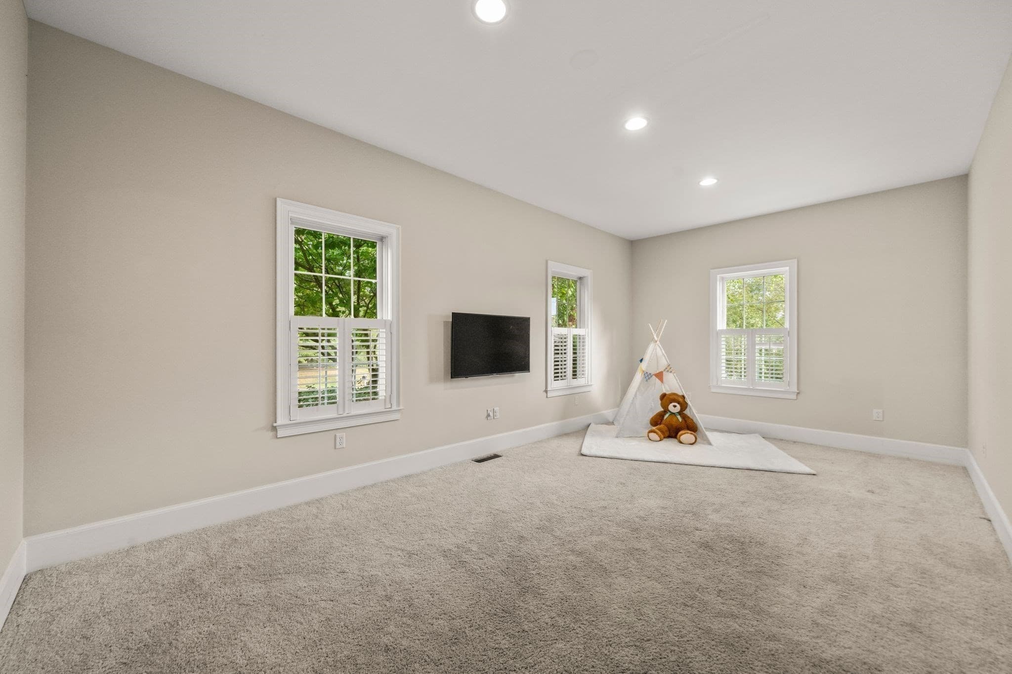 Single Family Residence at Eleven Tappan Wy, Lynnfield MA 01940, Lynnfield, photo 8 of 42