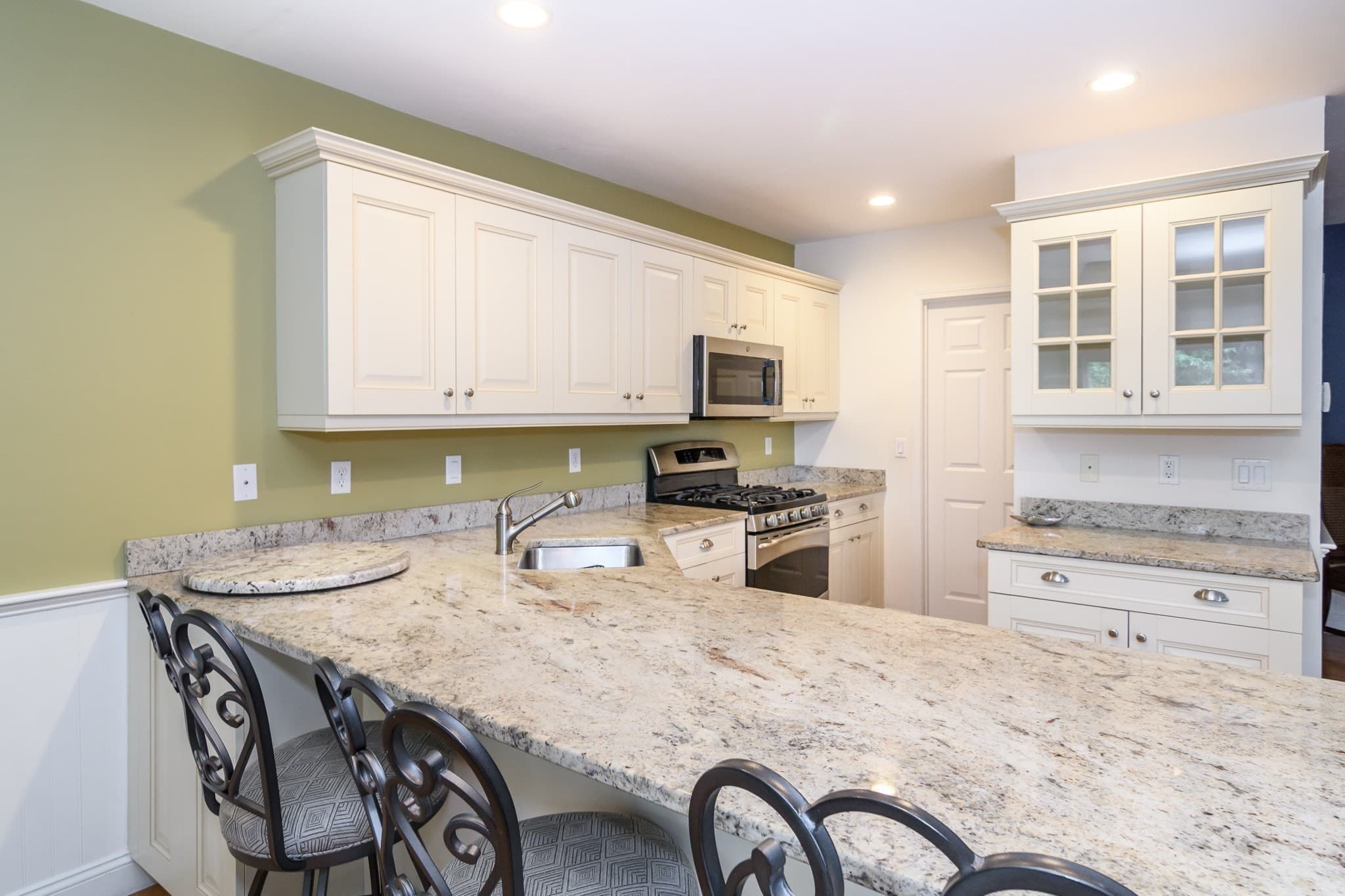 Condominium at 2 Candleberry Court # 2, Bourne MA 02532, Bourne, photo 6 of 40
