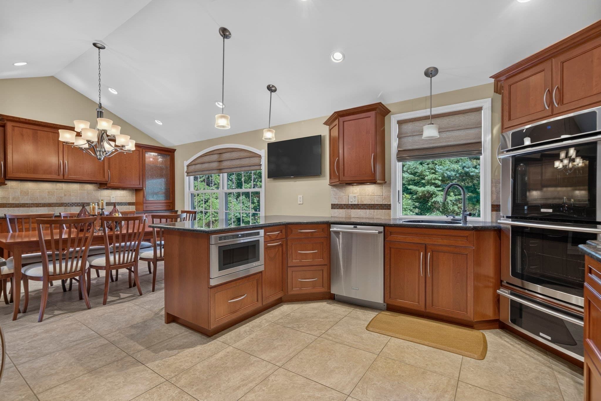 Single Family Residence at 41 Fox Run, Tewksbury MA 01876, Tewksbury, photo 6 of 42