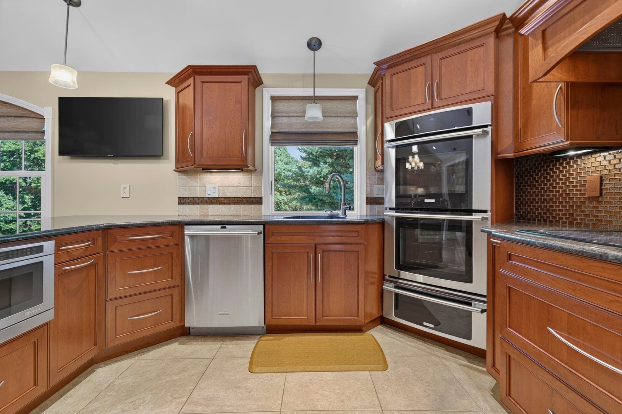 Single Family Residence at 41 Fox Run, Tewksbury MA 01876, Tewksbury, photo 12 of 42