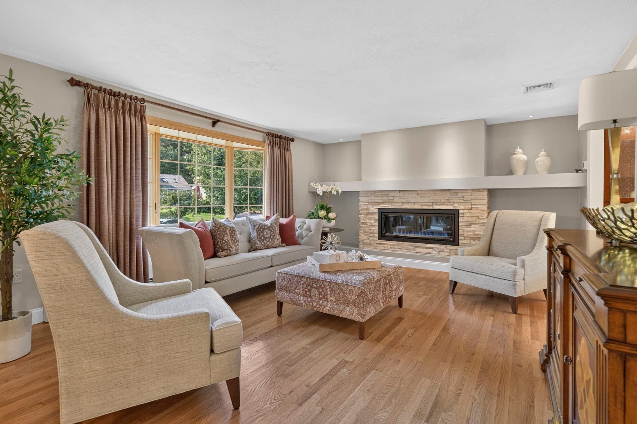 Single Family Residence at 41 Fox Run, Tewksbury MA 01876, Tewksbury, photo 3 of 42