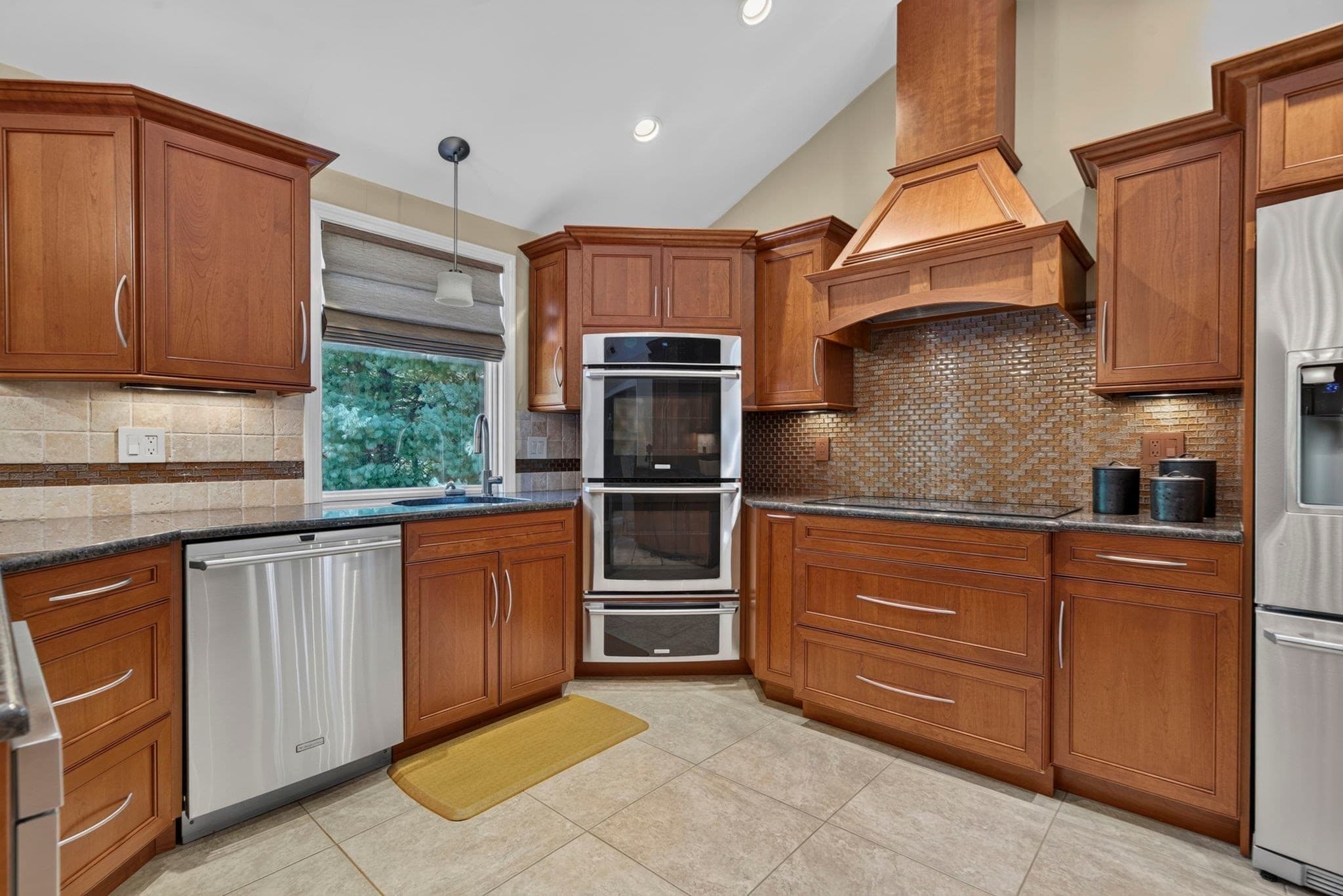 Single Family Residence at 41 Fox Run, Tewksbury MA 01876, Tewksbury, photo 11 of 42
