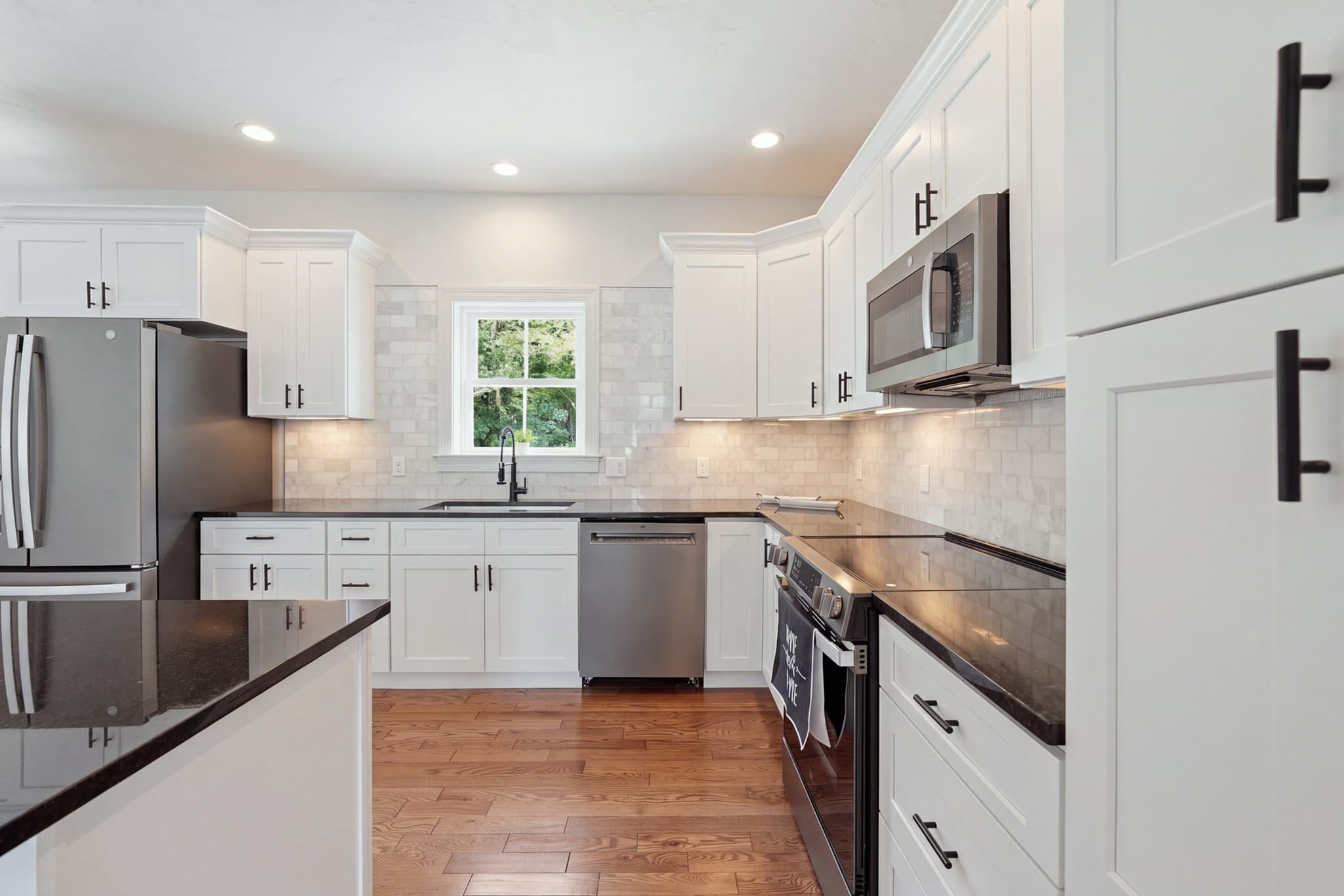 Single Family Residence at 37 N. Sullivan Rd, Charlton MA 01507, Charlton, photo 7 of 23