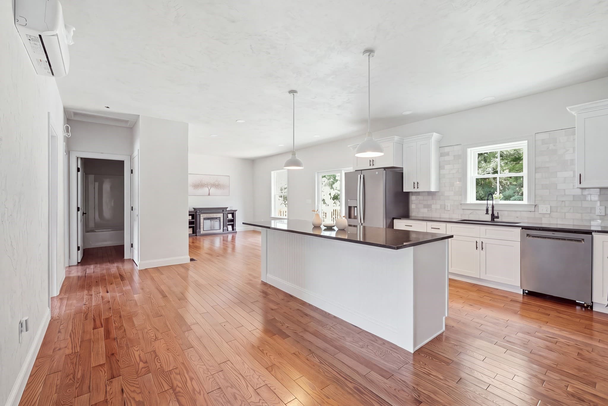 Single Family Residence at 37 N. Sullivan Rd, Charlton MA 01507, Charlton, photo 4 of 23