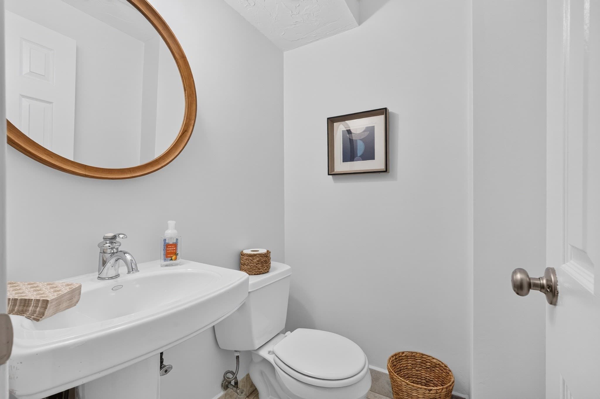Condominium at 46 Tinson Rd # 9, Quincy MA 02169, Quincy, photo 7 of 20