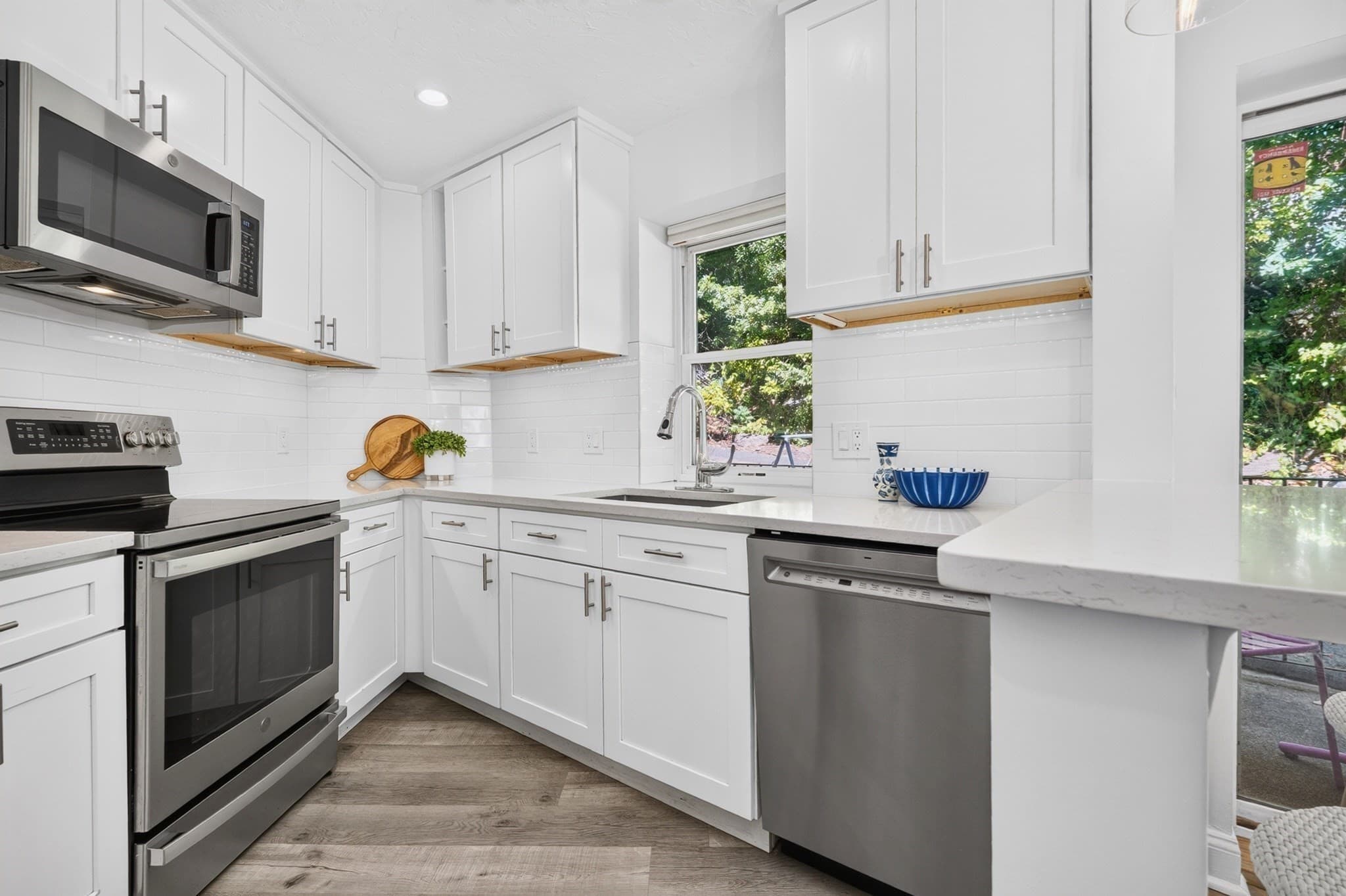 Condominium at 46 Tinson Rd # 9, Quincy MA 02169, Quincy, photo 10 of 20