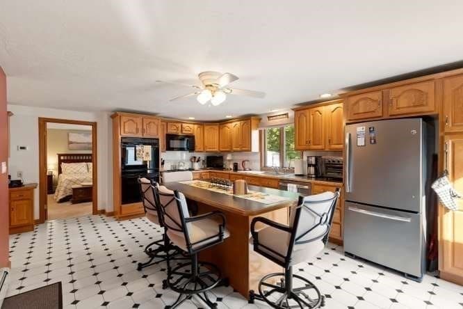 Single Family Residence at 15 Marlboro Rd, Woburn MA 01801, Woburn, photo 17 of 36