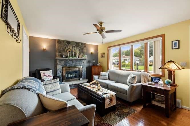 Single Family Residence at 15 Marlboro Rd, Woburn MA 01801, Woburn, photo 5 of 36