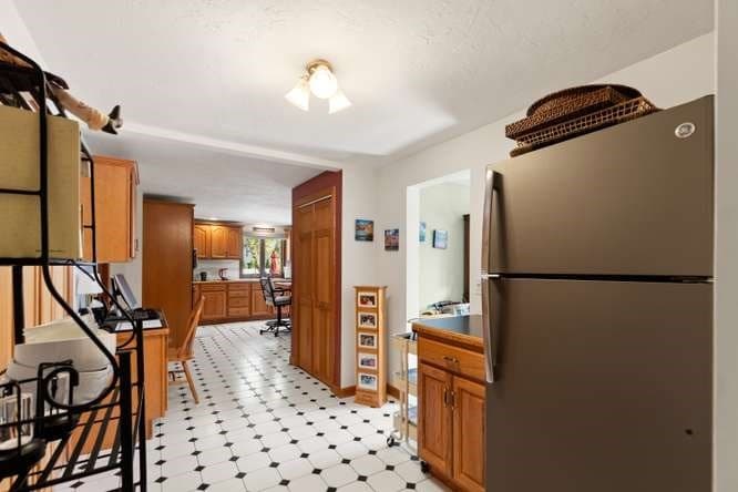 Single Family Residence at 15 Marlboro Rd, Woburn MA 01801, Woburn, photo 10 of 36