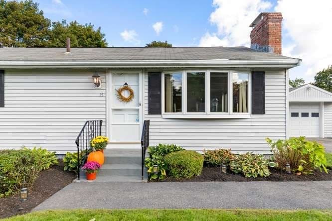 Single Family Residence at 15 Marlboro Rd, Woburn MA 01801, Woburn, photo 4 of 36