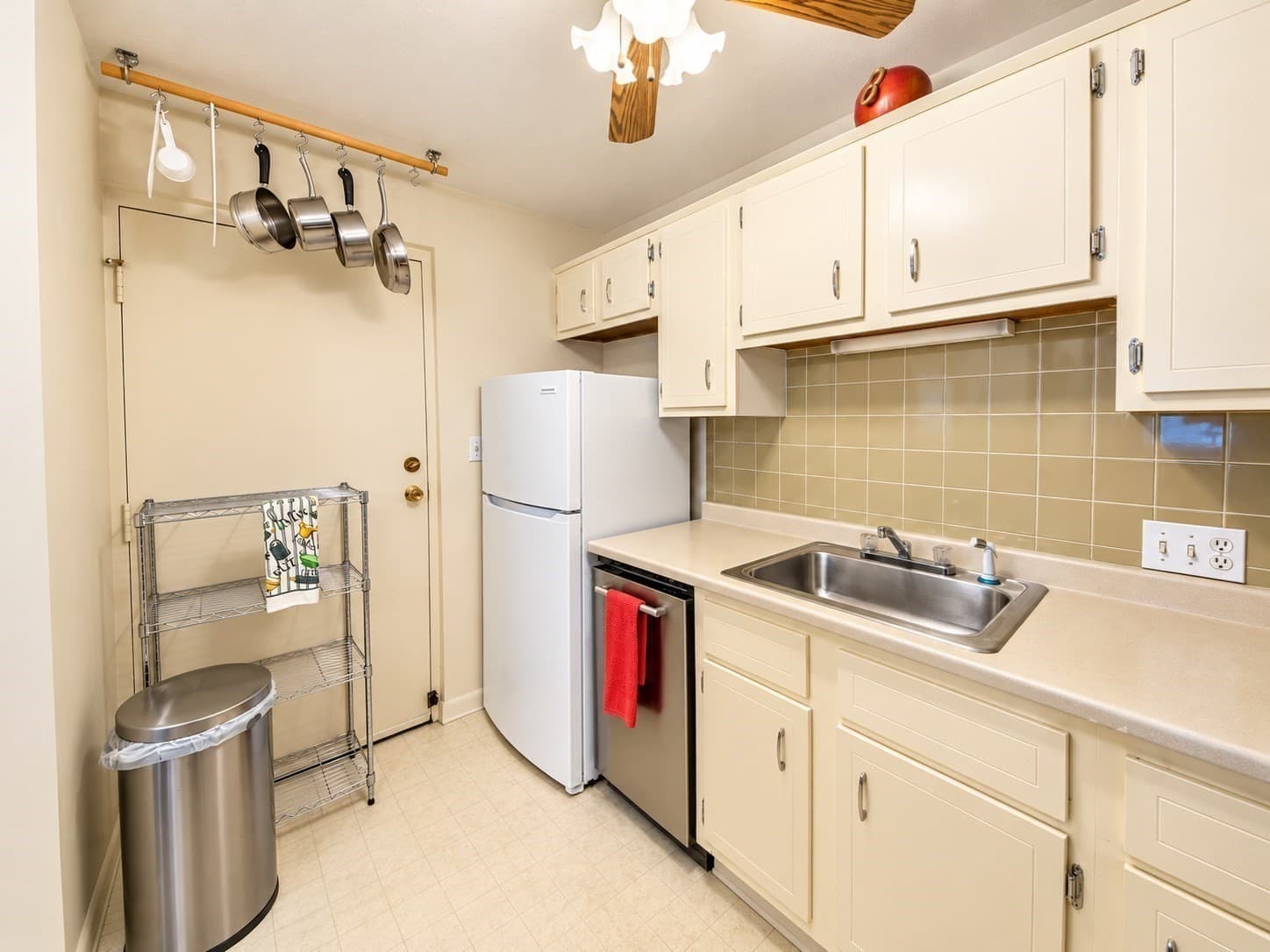 Condominium at 12 Kendall Ave # 17, Framingham MA 01702, Framingham, photo 12 of 21