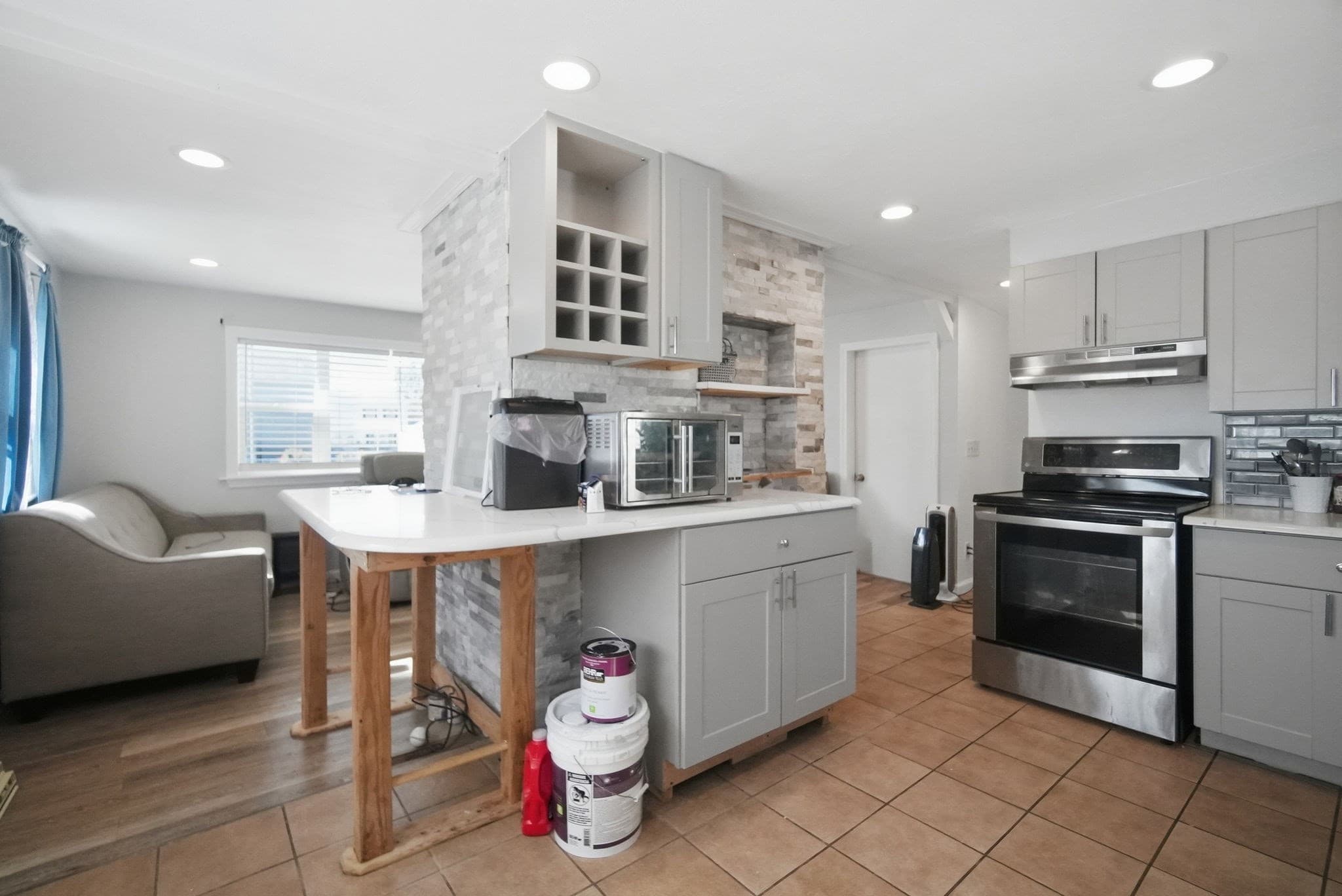 Single Family Residence at 150 Lawndale St, Chicopee MA 01013, Chicopee, photo 6 of 25