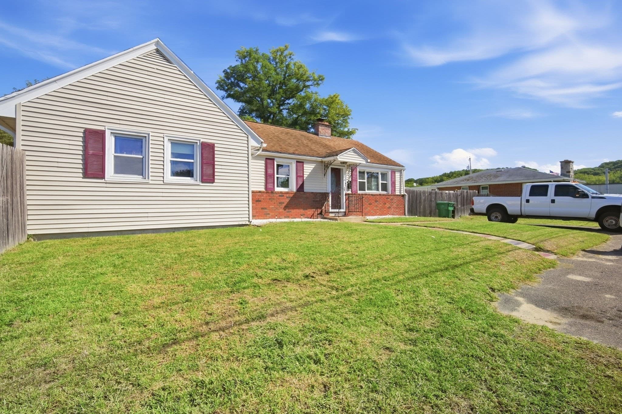 Single Family Residence at 150 Lawndale St, Chicopee MA 01013, Chicopee, photo 3 of 25