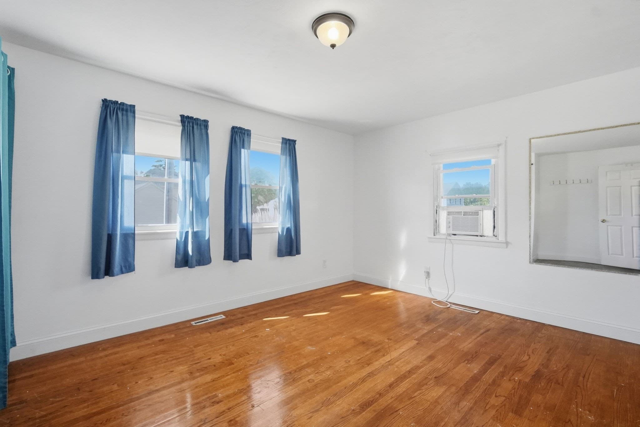 Single Family Residence at 150 Lawndale St, Chicopee MA 01013, Chicopee, photo 15 of 25