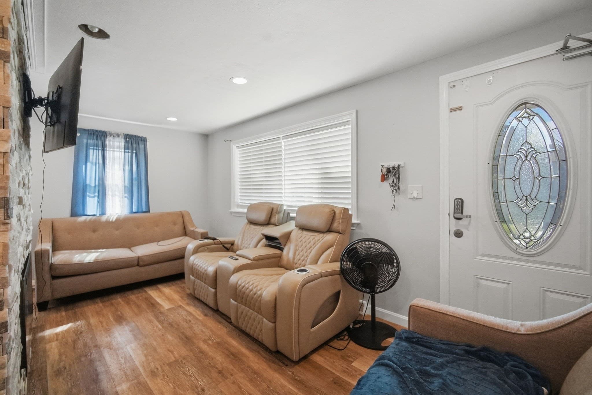 Single Family Residence at 150 Lawndale St, Chicopee MA 01013, Chicopee, photo 8 of 25