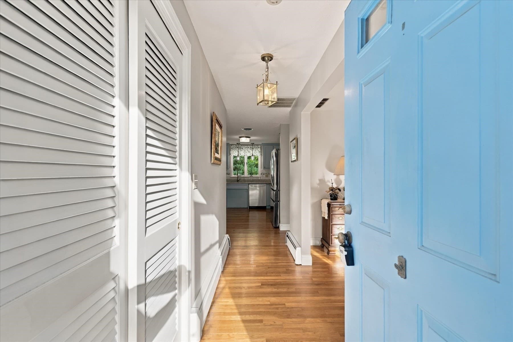 Single Family Residence at 402 Prince Hinckley Rd, Barnstable MA 02632, Barnstable, photo 6 of 29