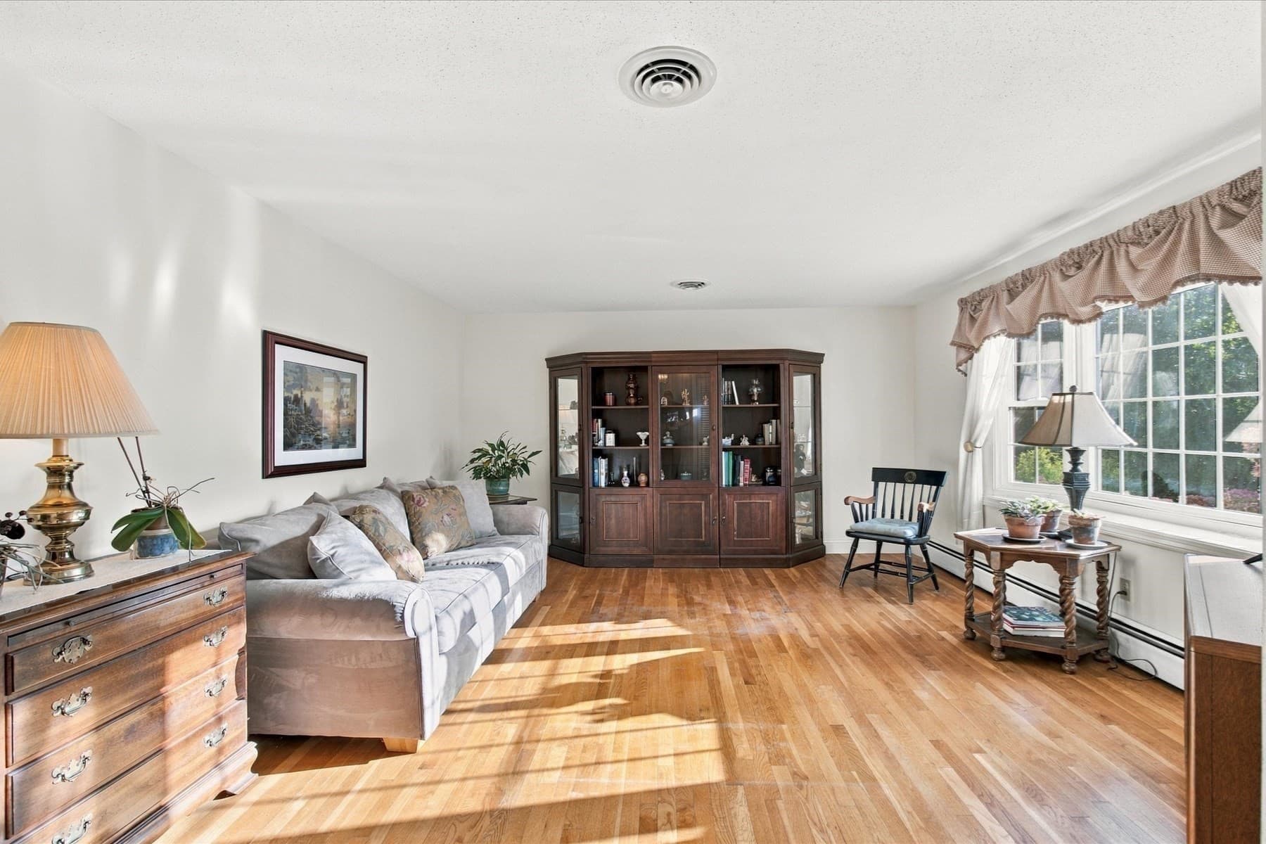 Single Family Residence at 402 Prince Hinckley Rd, Barnstable MA 02632, Barnstable, photo 7 of 29