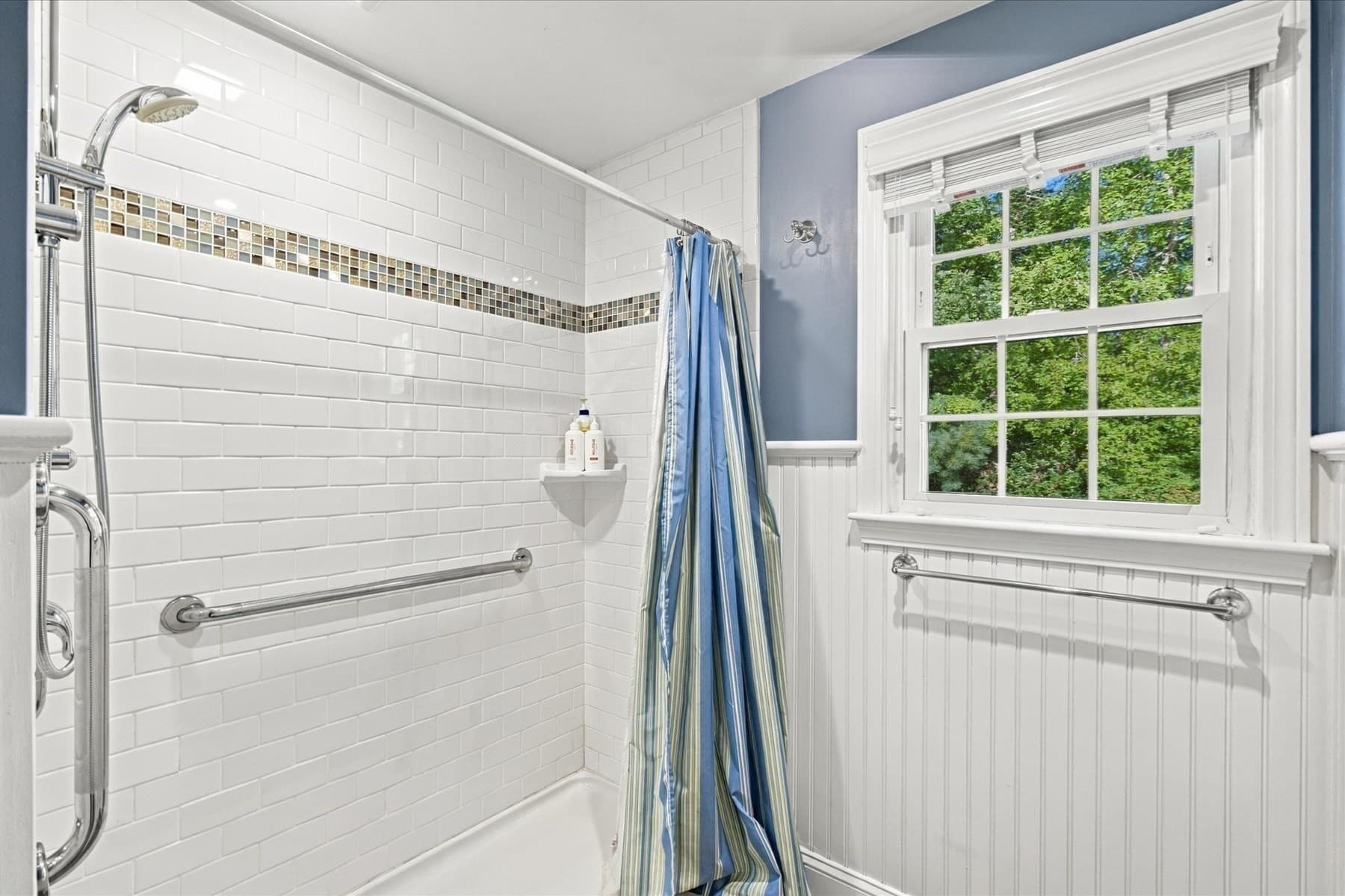Single Family Residence at 402 Prince Hinckley Rd, Barnstable MA 02632, Barnstable, photo 18 of 29