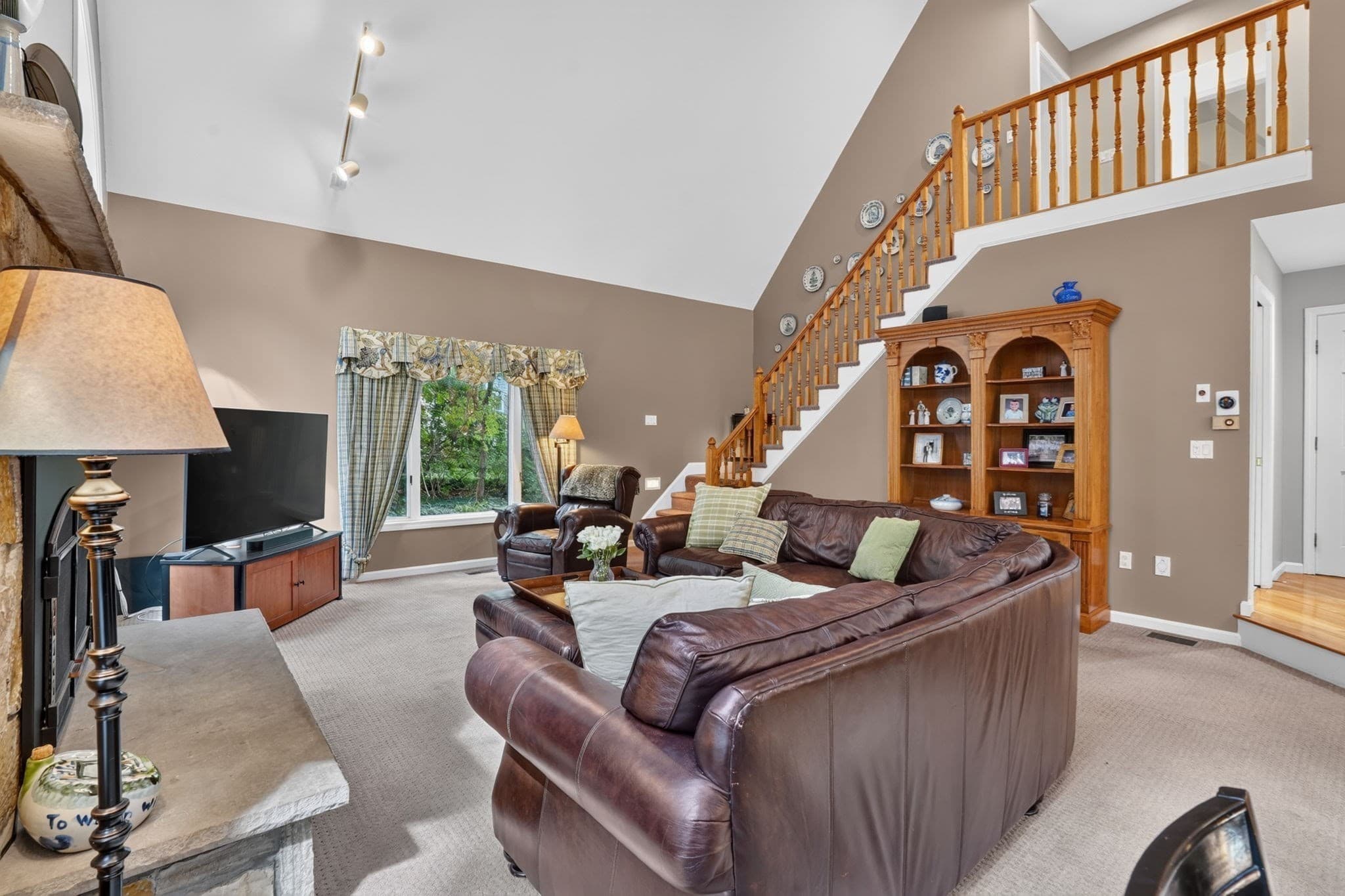 Single Family Residence at 4 Chippy Ln, Andover MA 01810, Andover, photo 14 of 42
