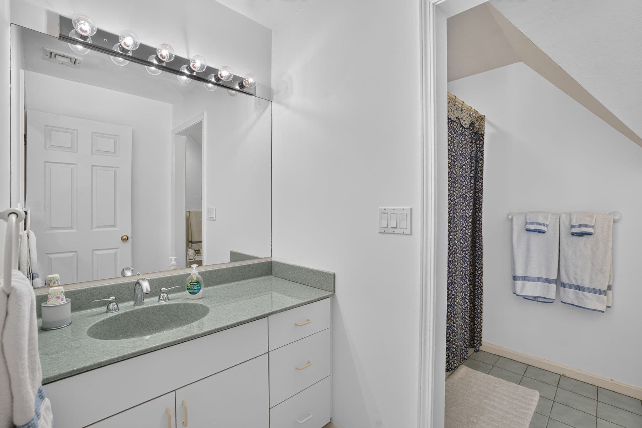Single Family Residence at 4 Chippy Ln, Andover MA 01810, Andover, photo 31 of 42
