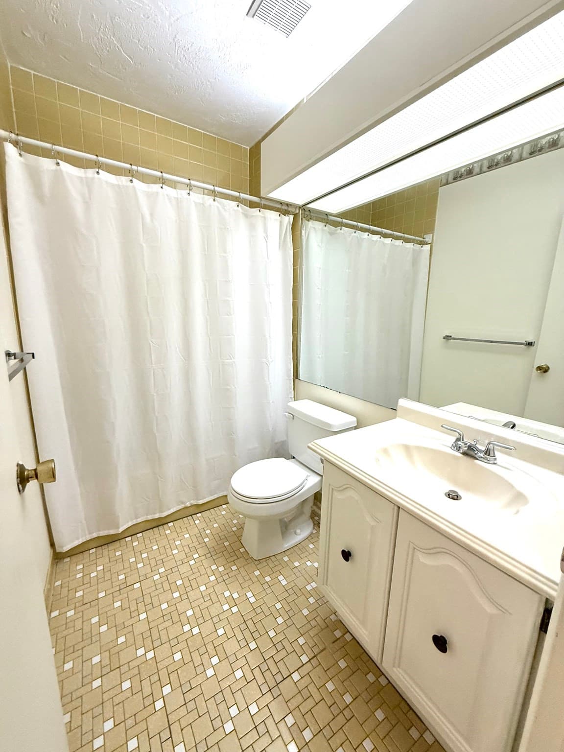 Condominium at 34 South Street # 302, Quincy MA 02169, Quincy, photo 18 of 25