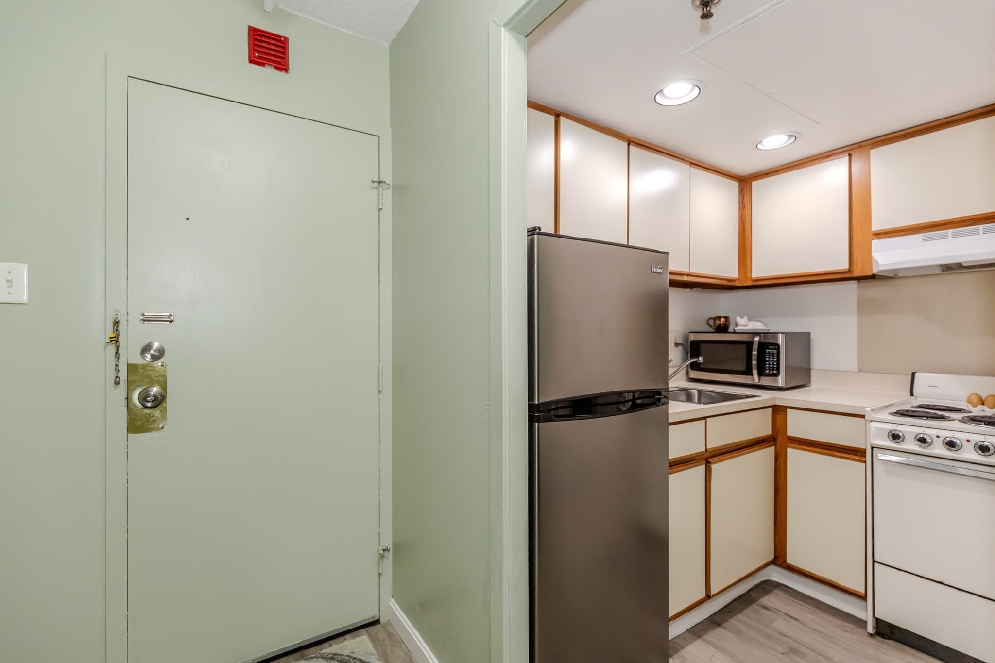 Condominium at 70 Southbridge Street # 705, Worcester CT 06180, Worcester, photo 6 of 23