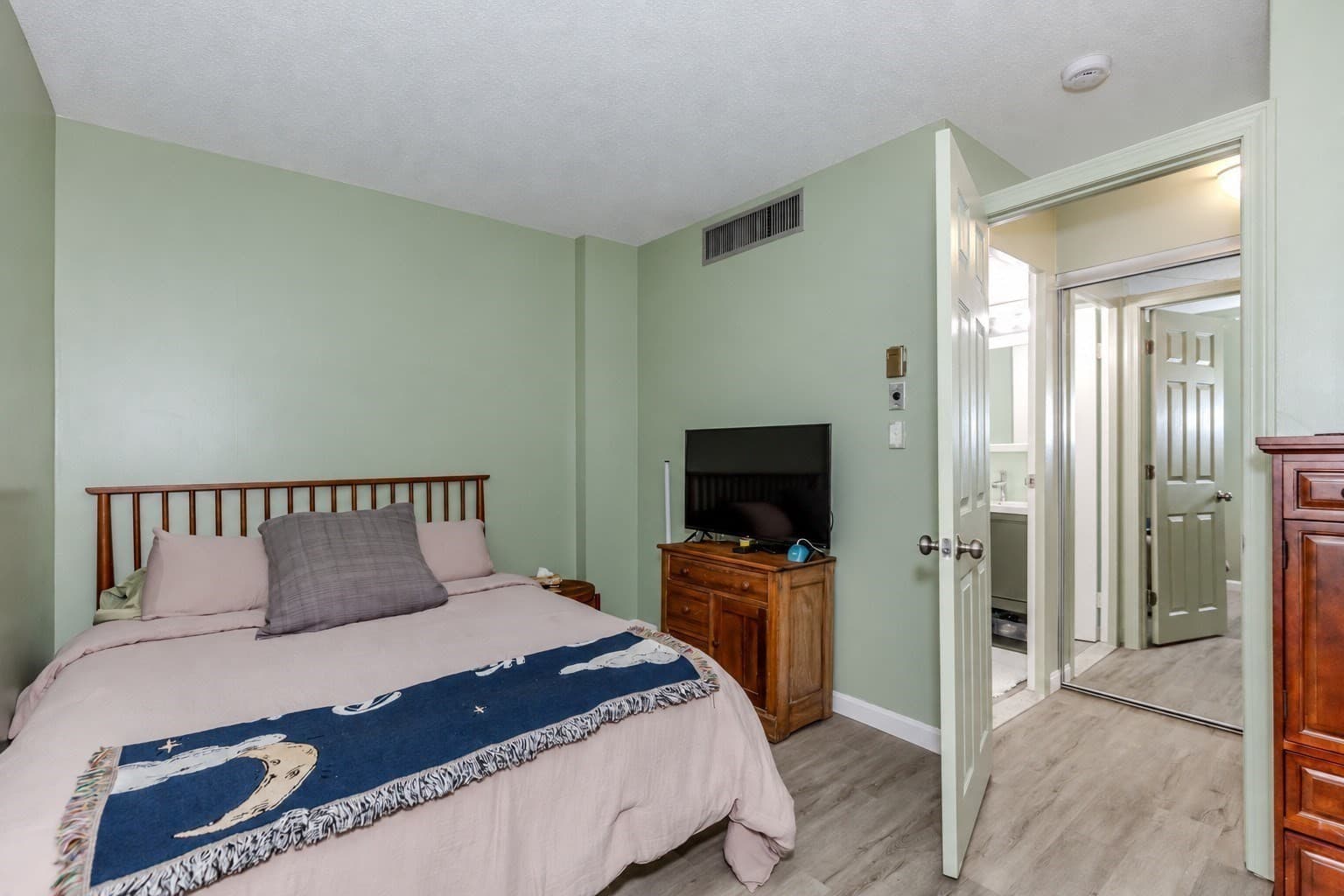 Condominium at 70 Southbridge Street # 705, Worcester CT 06180, Worcester, photo 16 of 23