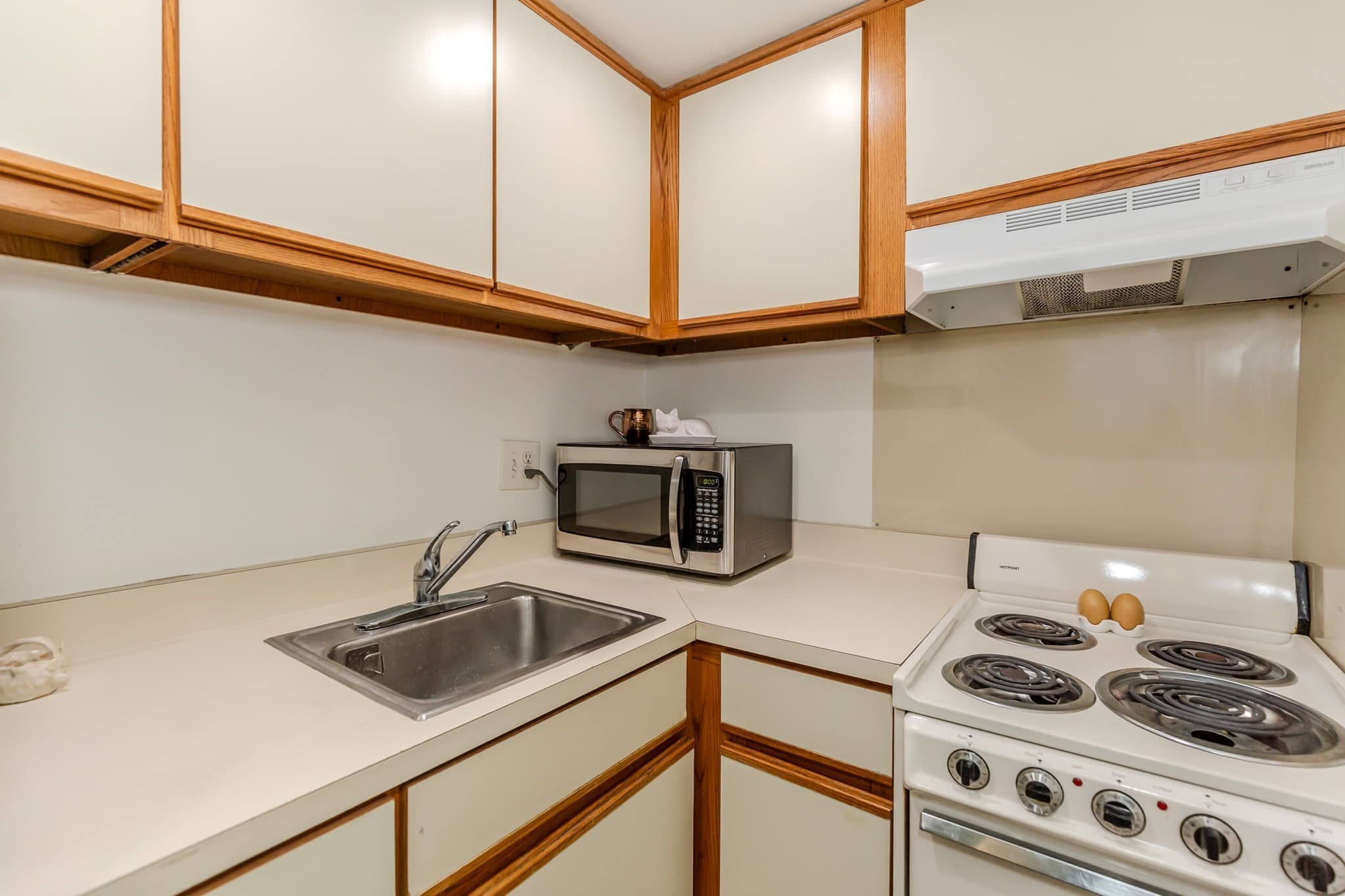 Condominium at 70 Southbridge Street # 705, Worcester CT 06180, Worcester, photo 7 of 23