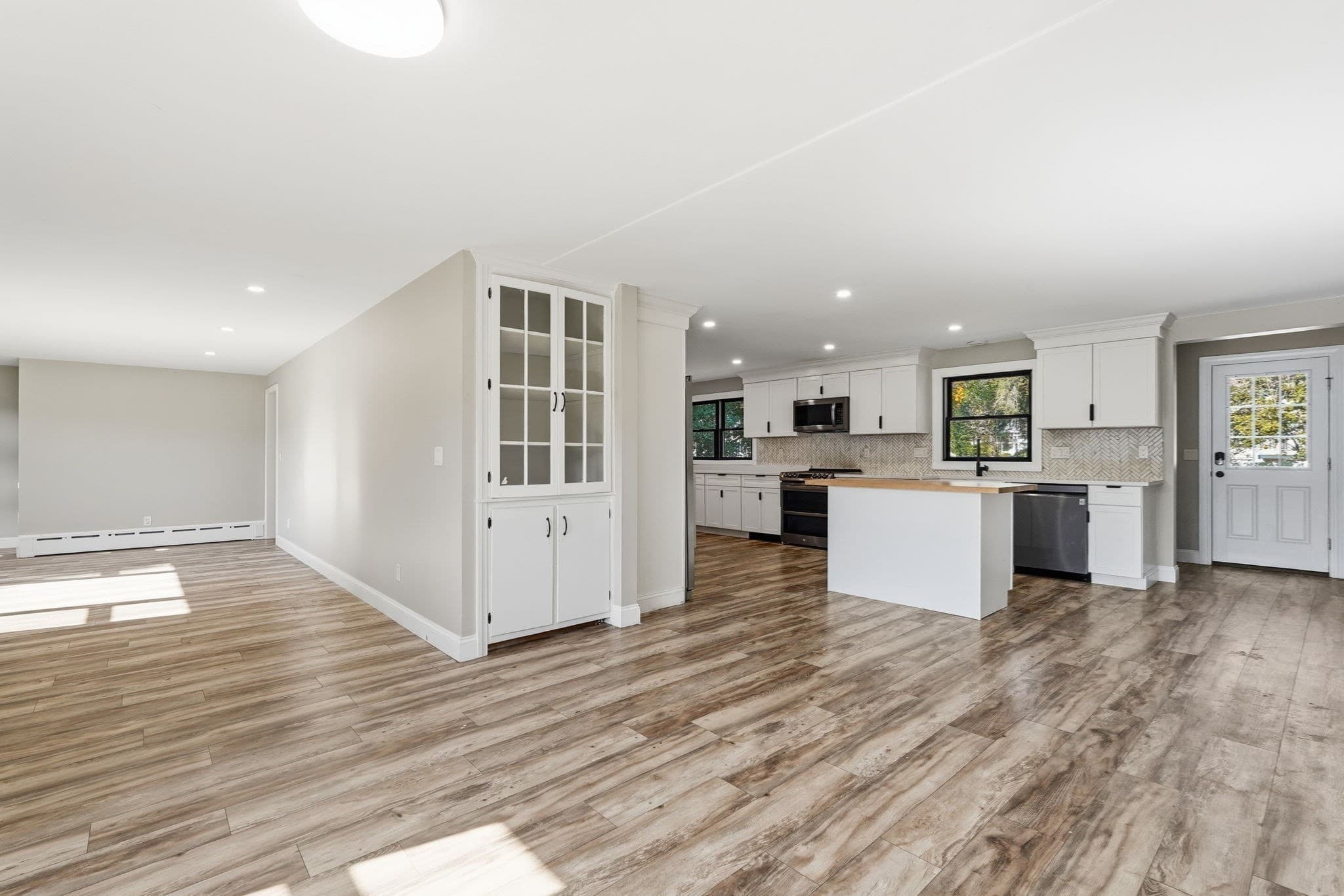 Single Family Residence at 681 Center St, Ludlow MA 01056, Ludlow, photo 3 of 28