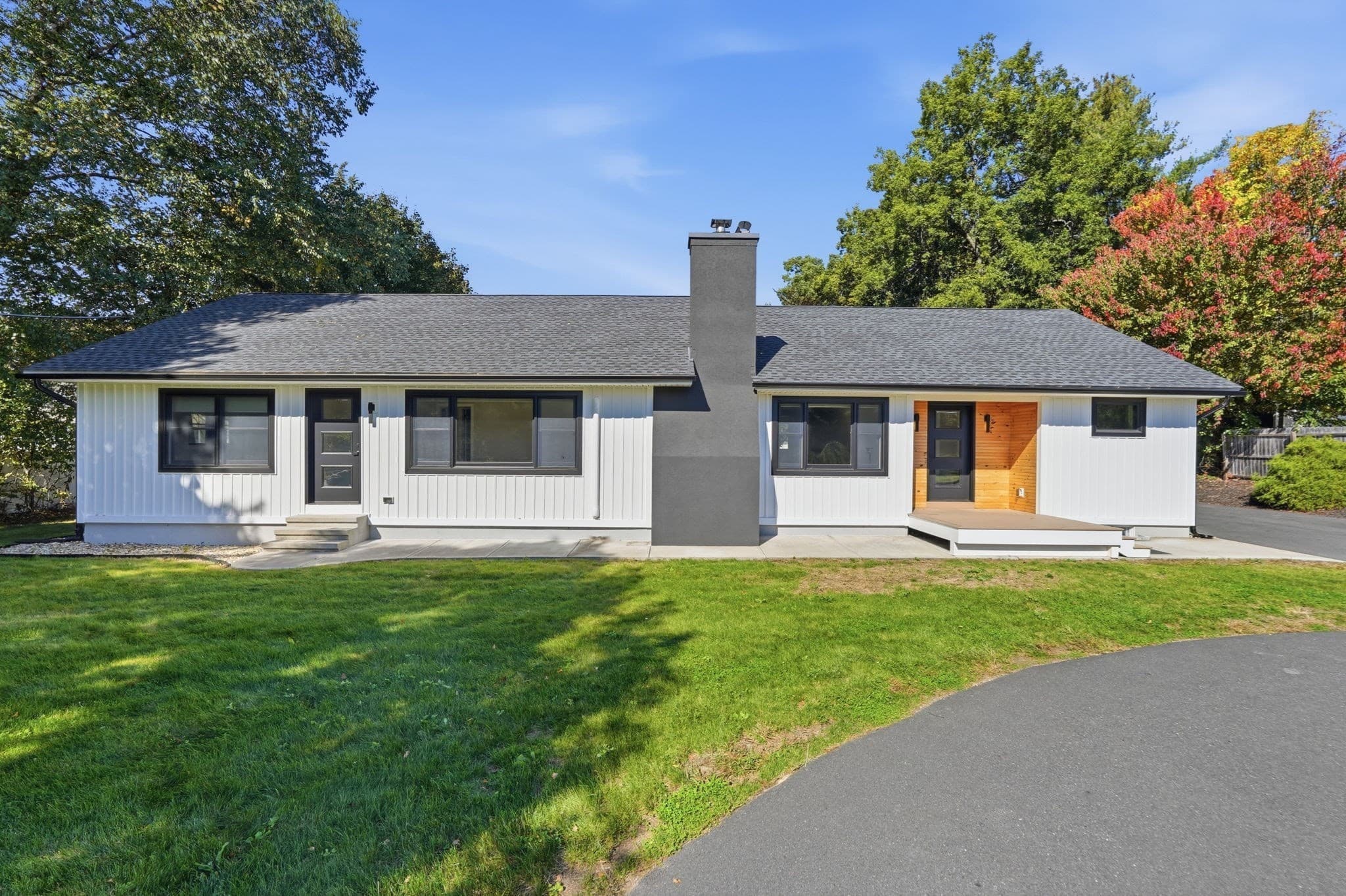 681 Center St, Ludlow MA 01056