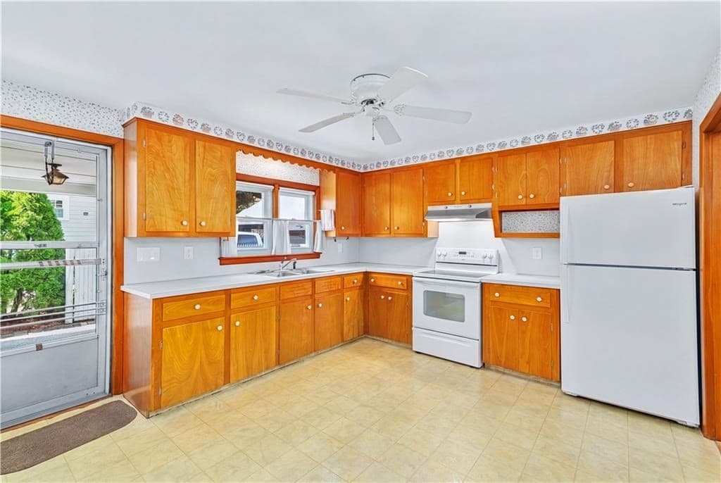 Single Family Residence at 19 Beaumont Street, East Providence RI 02916, East Providence, photo 14 of 38