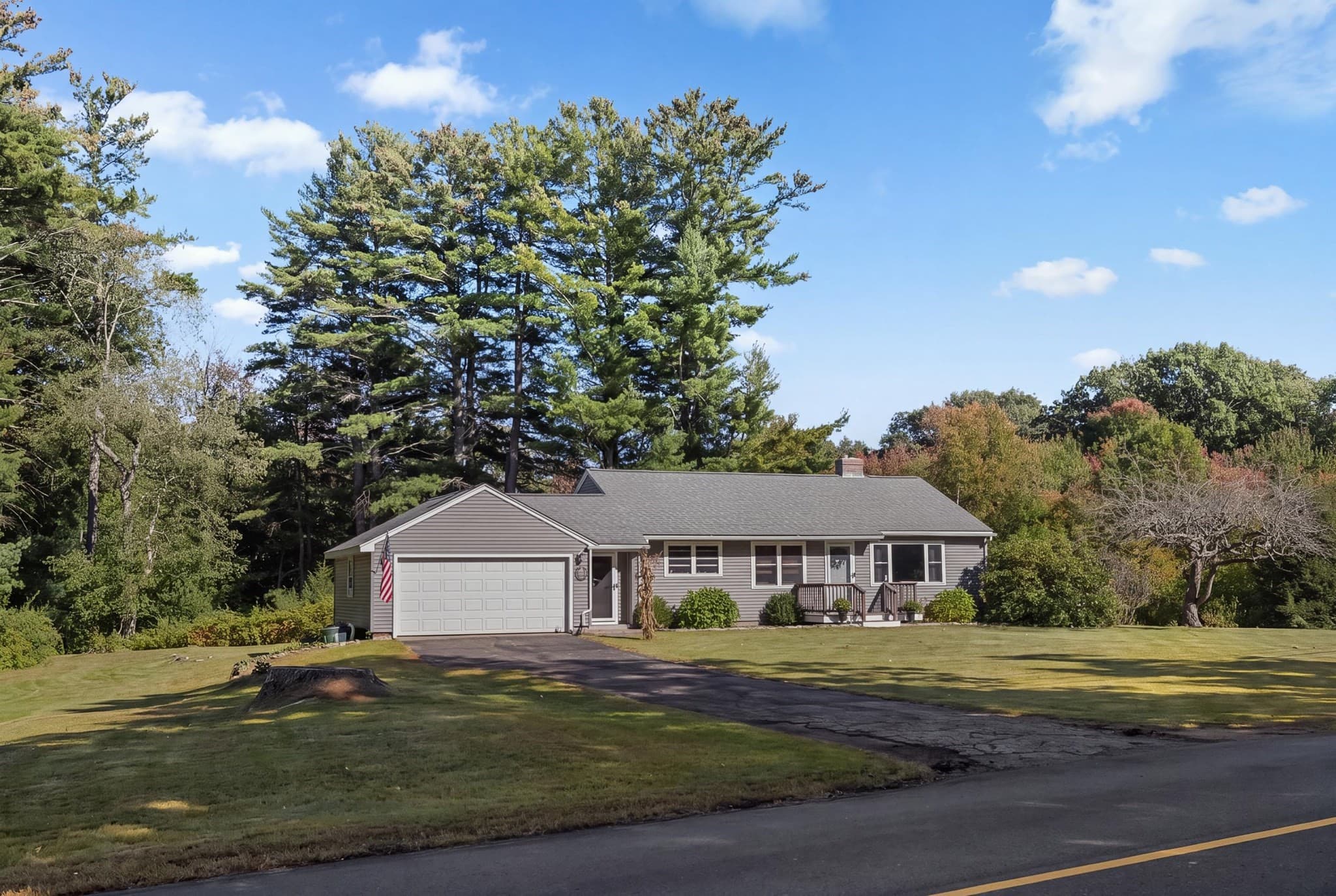 Single Family Residence at 39 E Charlton Rd, Spencer MA 01562, Spencer, photo 2 of 31