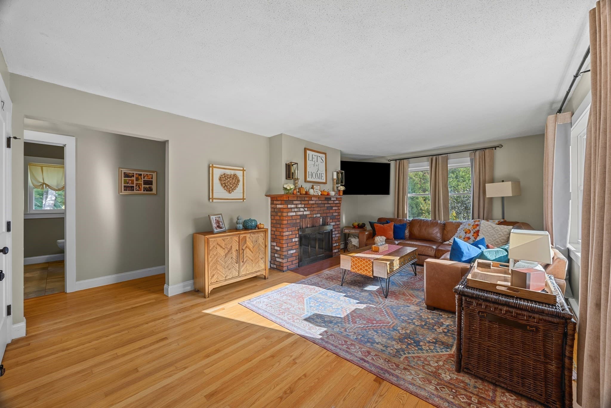 Single Family Residence at 39 E Charlton Rd, Spencer MA 01562, Spencer, photo 6 of 31
